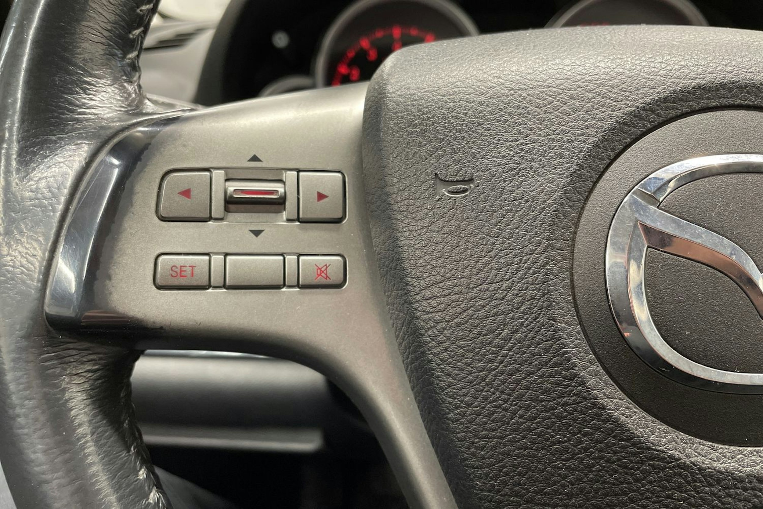 Valkoinen Mazda 6 2008 kuva 17.