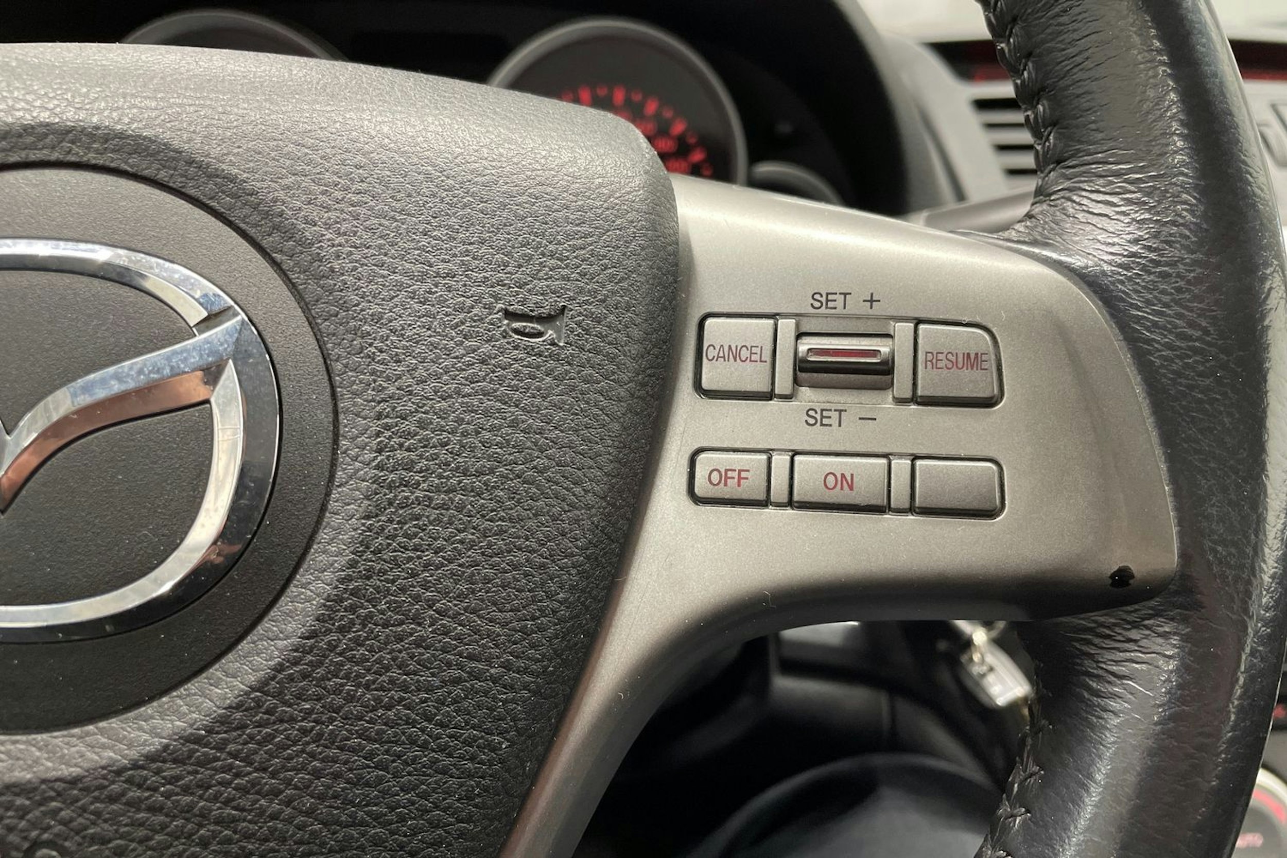 Valkoinen Mazda 6 2008 kuva 18.