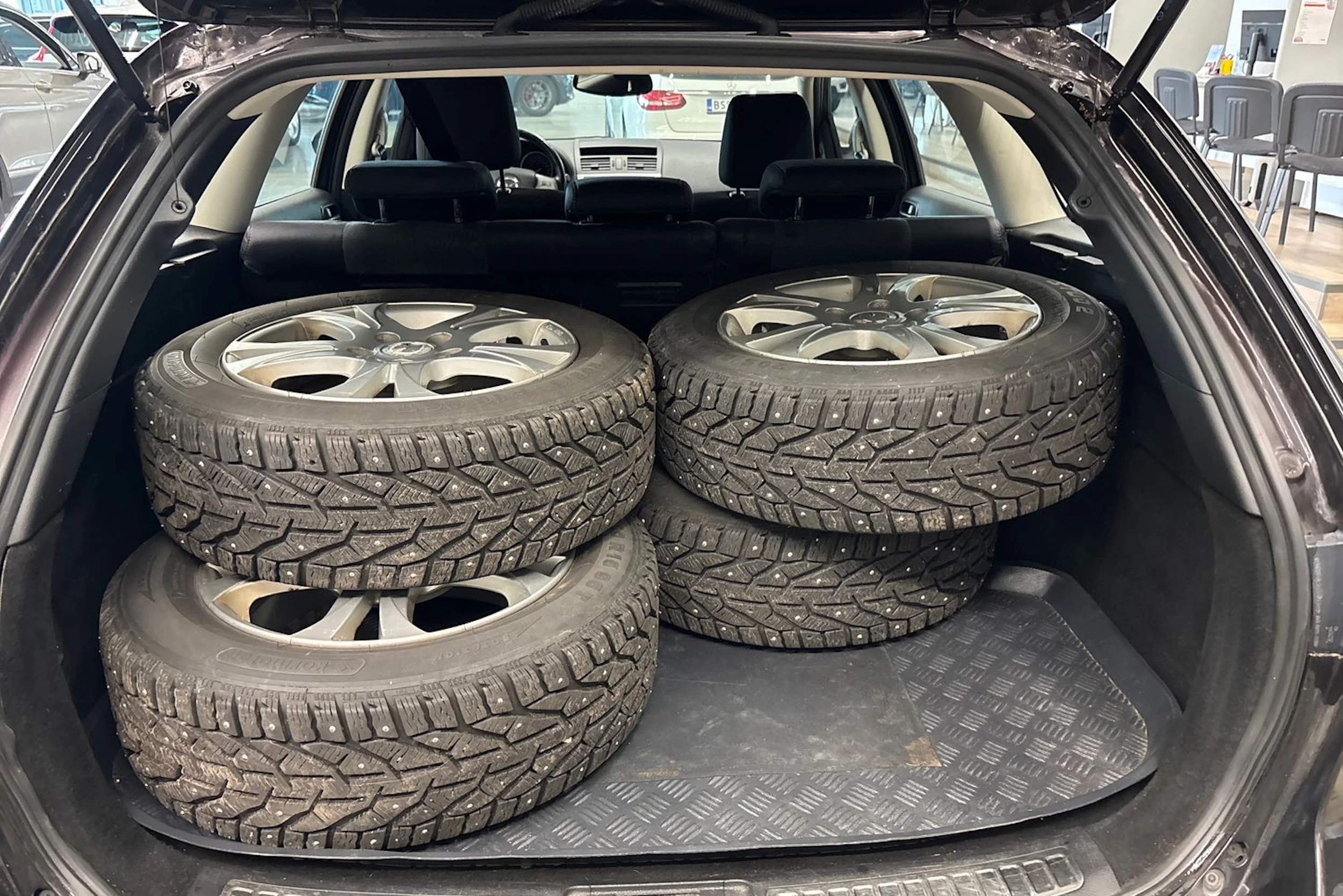 punainen Mazda 6 2009 kuva 25.