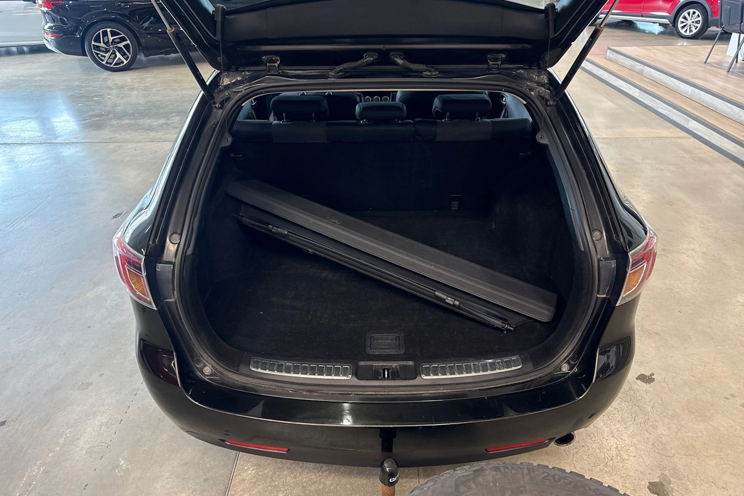 harmaa Mazda 6 2010 kuva 12.