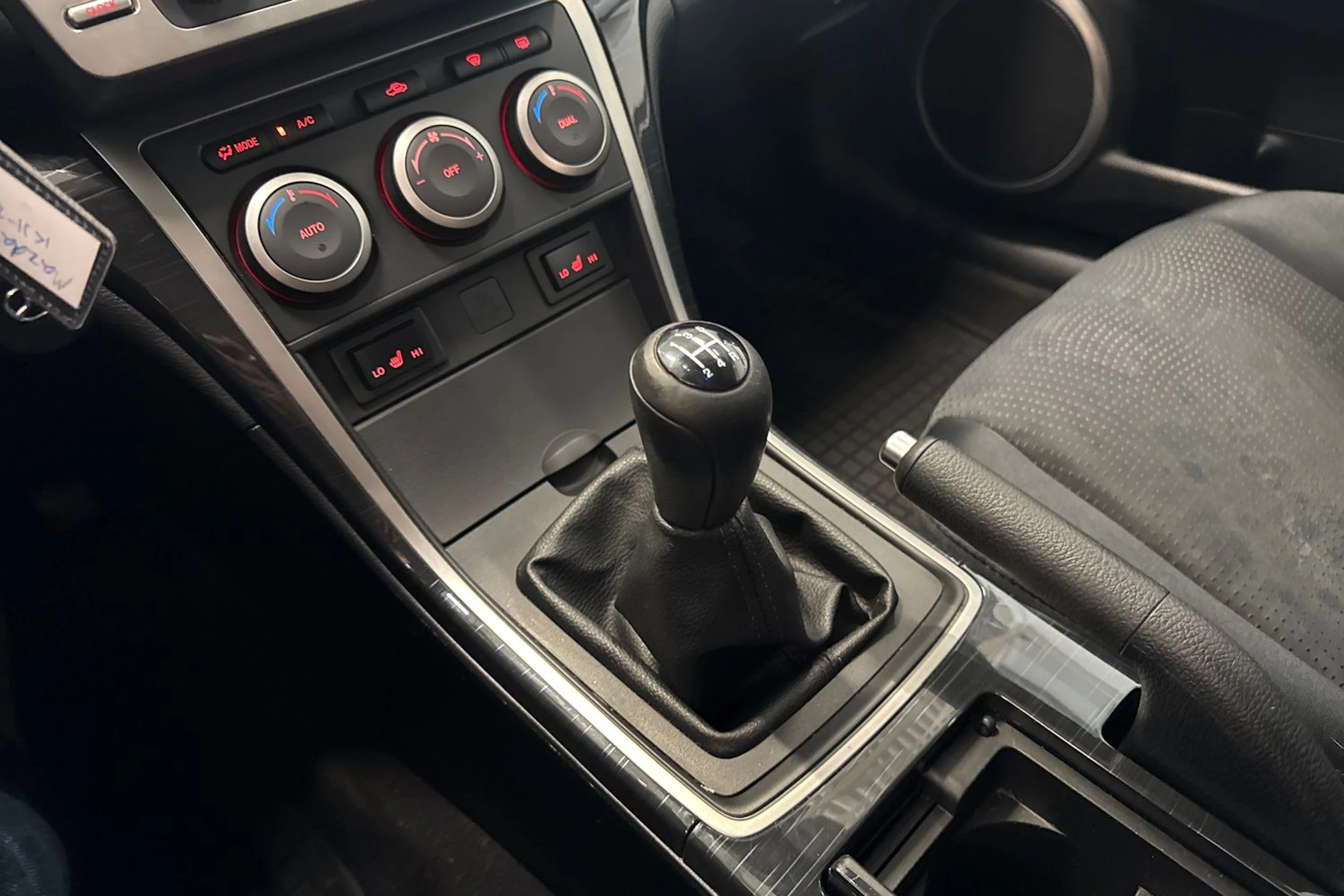 harmaa Mazda 6 2010 kuva 20.