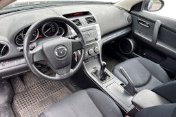 Punainen Mazda 6 2010 kuva 3.