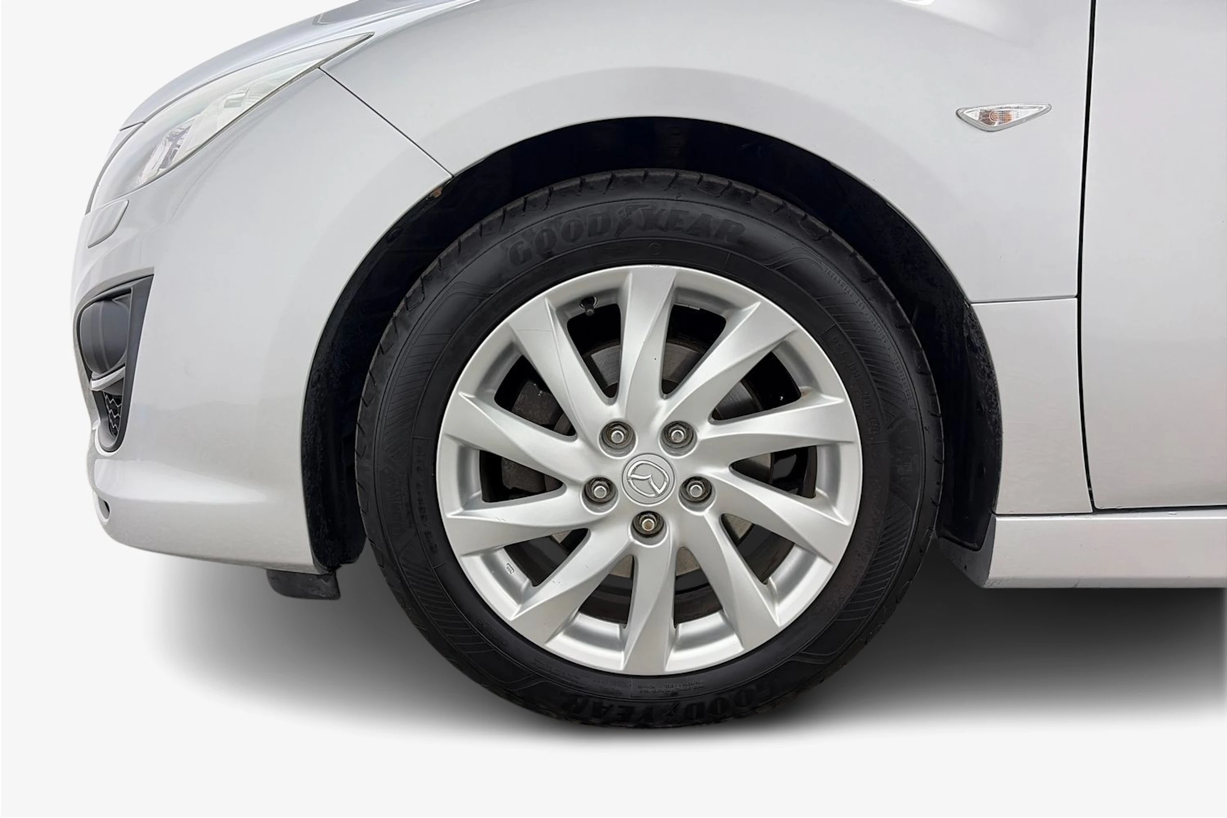 Harmaa Mazda 6 2011 kuva 9.