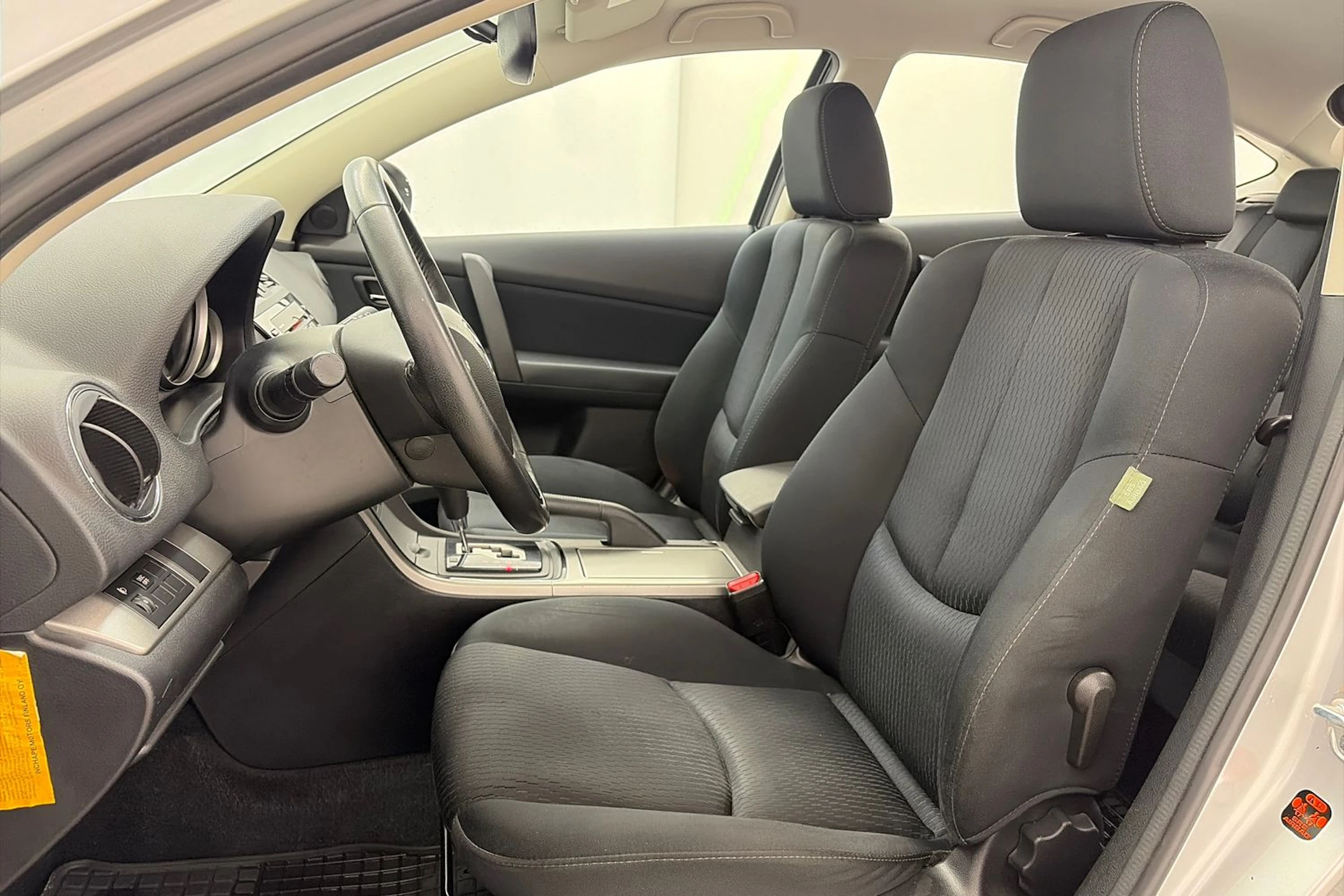 Harmaa Mazda 6 2011 kuva 12.