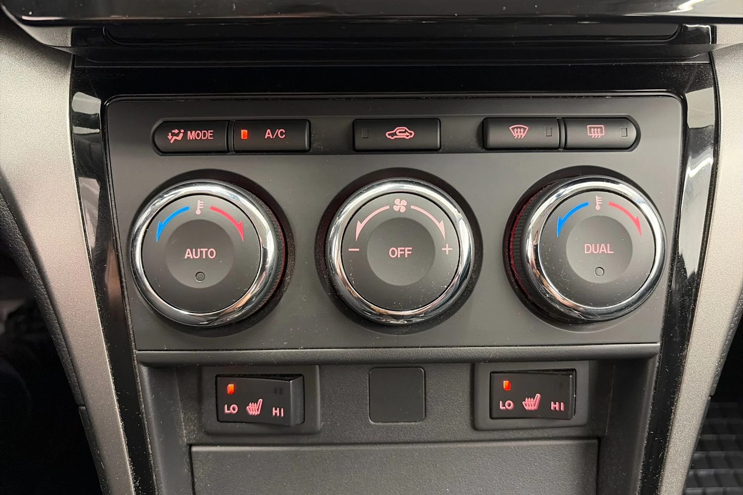 Harmaa Mazda 6 2011 kuva 18.