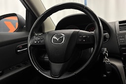 sininen Mazda 6 2011 kuva 12.