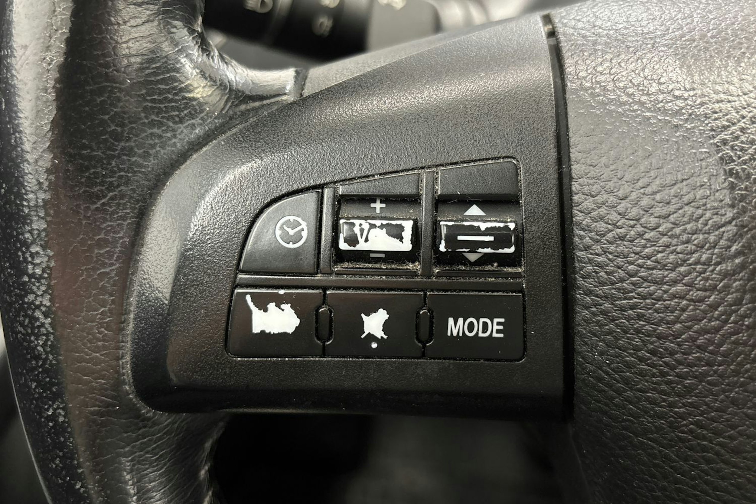 sininen Mazda 6 2011 kuva 13.