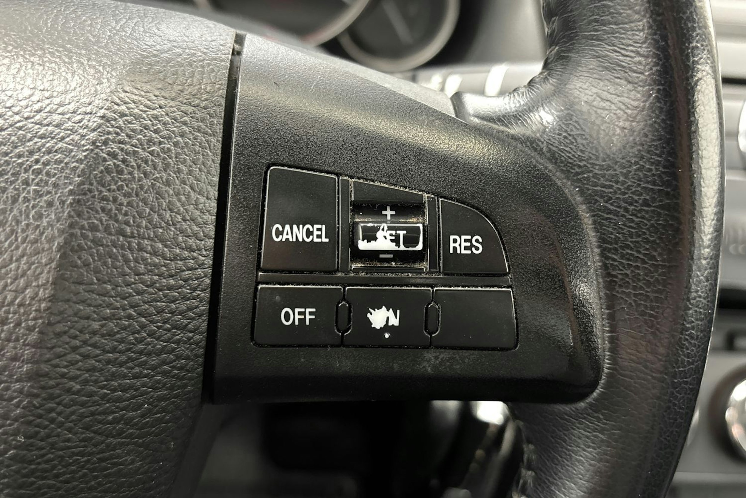 sininen Mazda 6 2011 kuva 14.