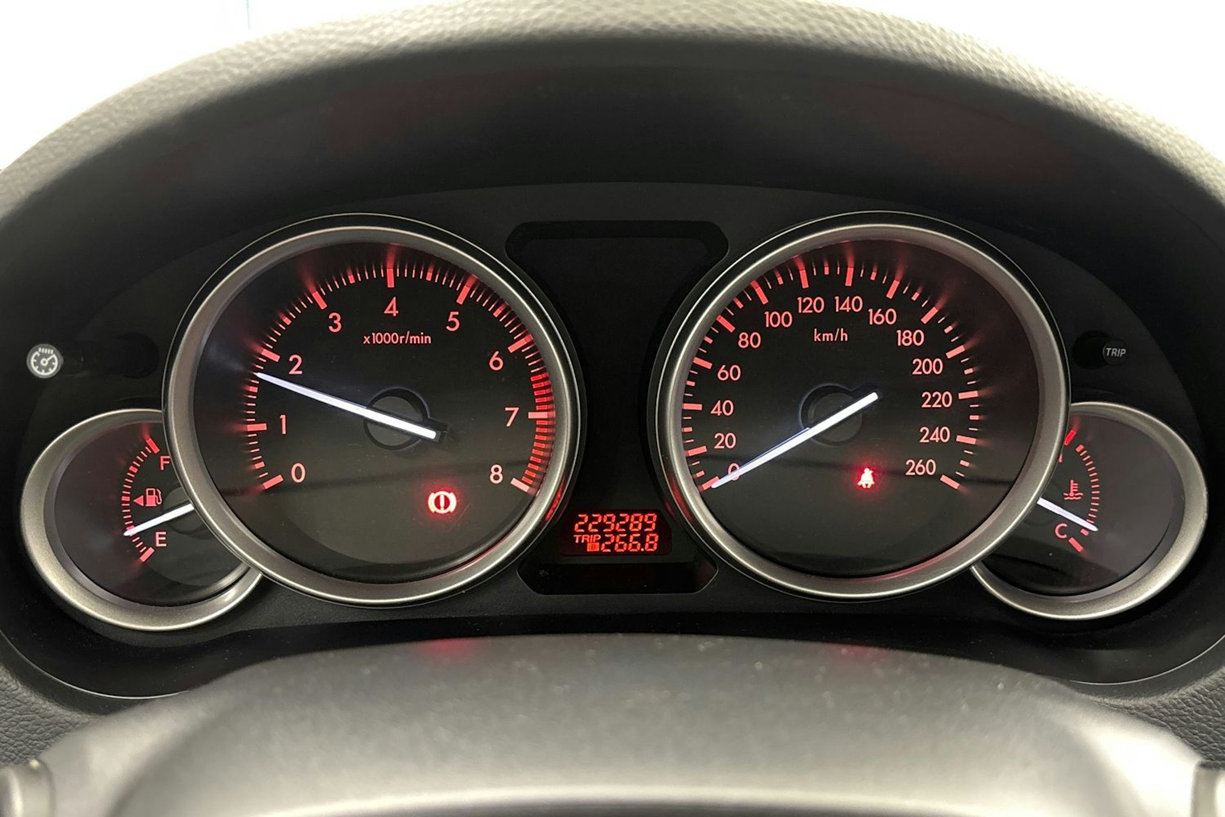 sininen Mazda 6 2011 kuva 15.