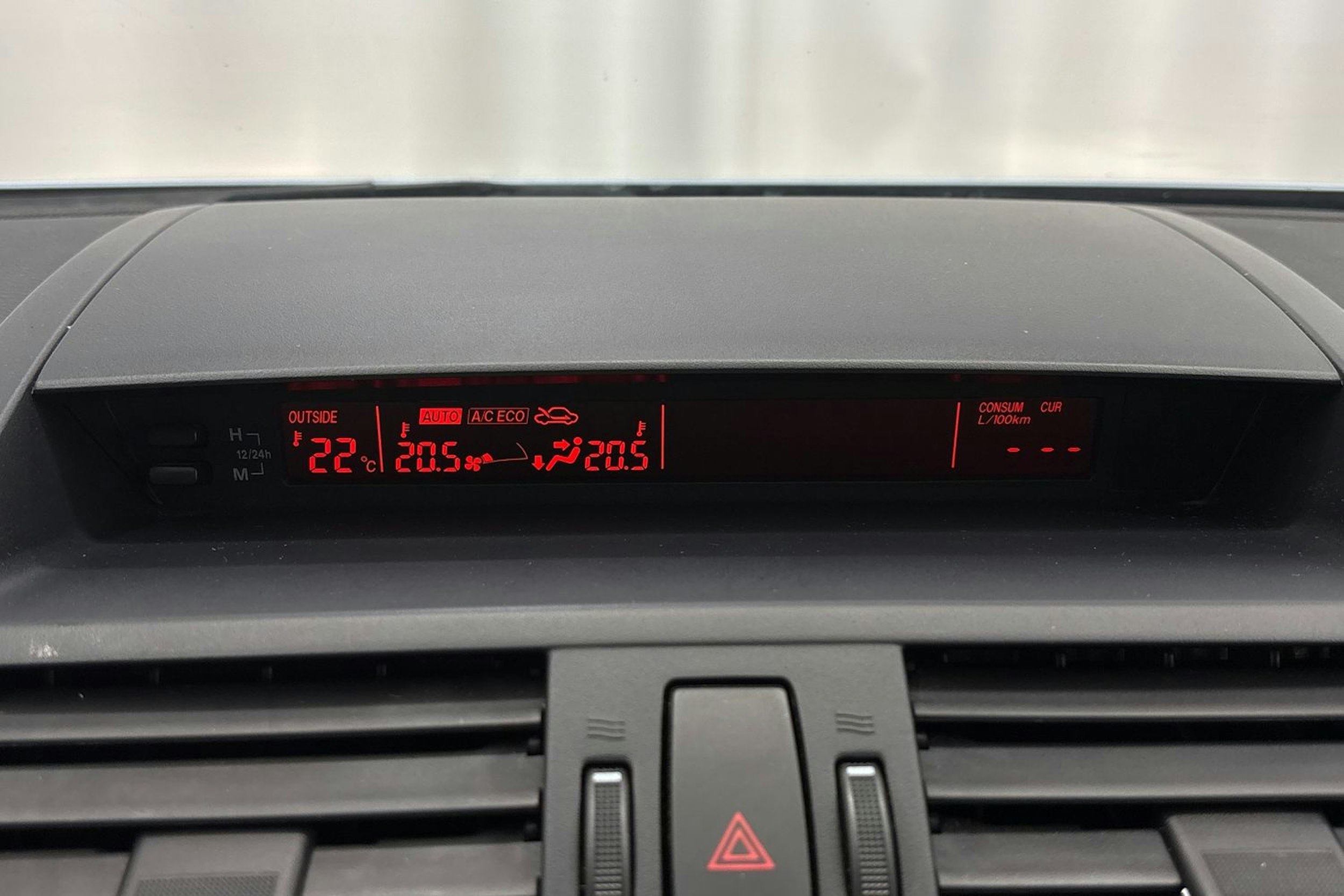 sininen Mazda 6 2011 kuva 16.