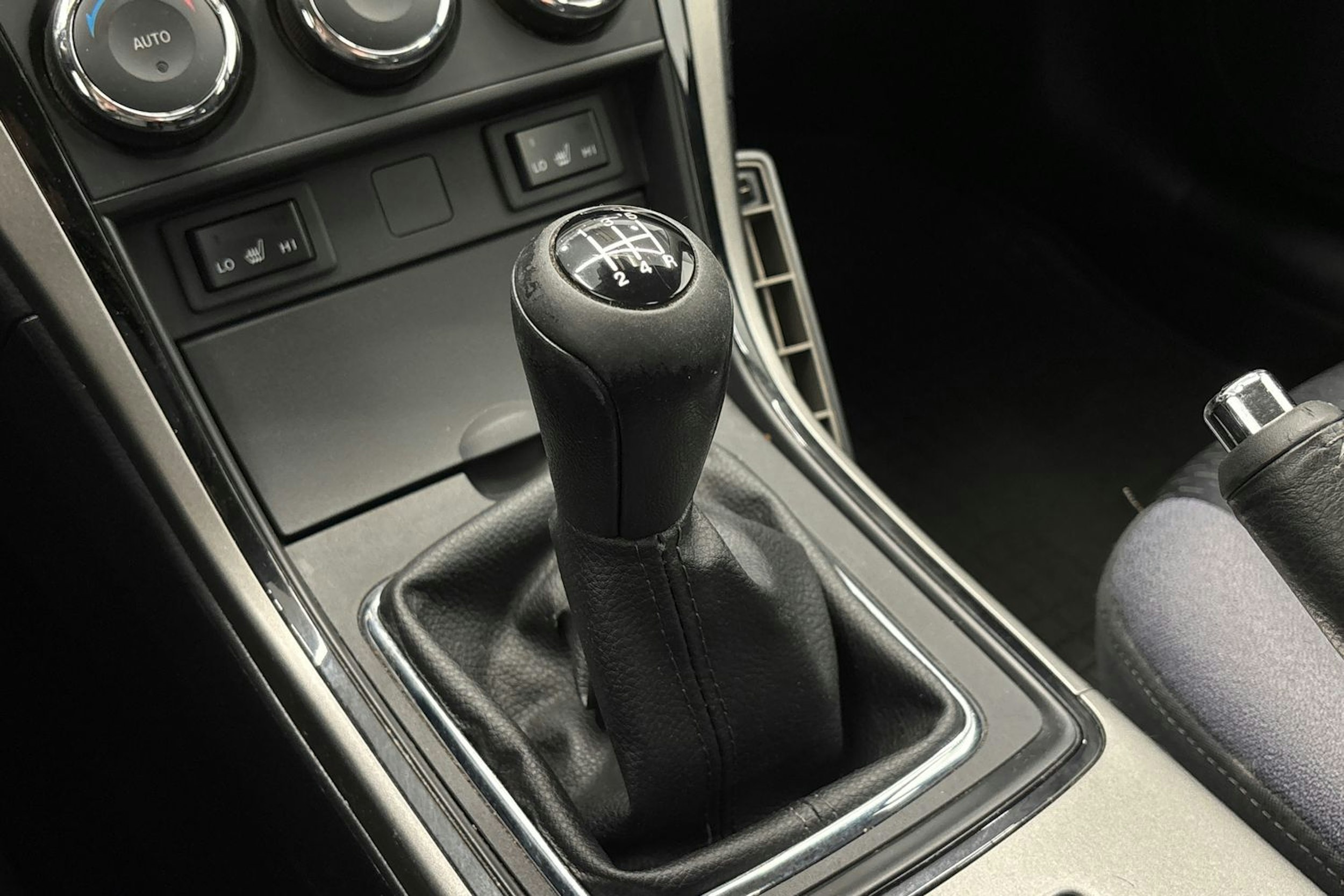 sininen Mazda 6 2011 kuva 17.