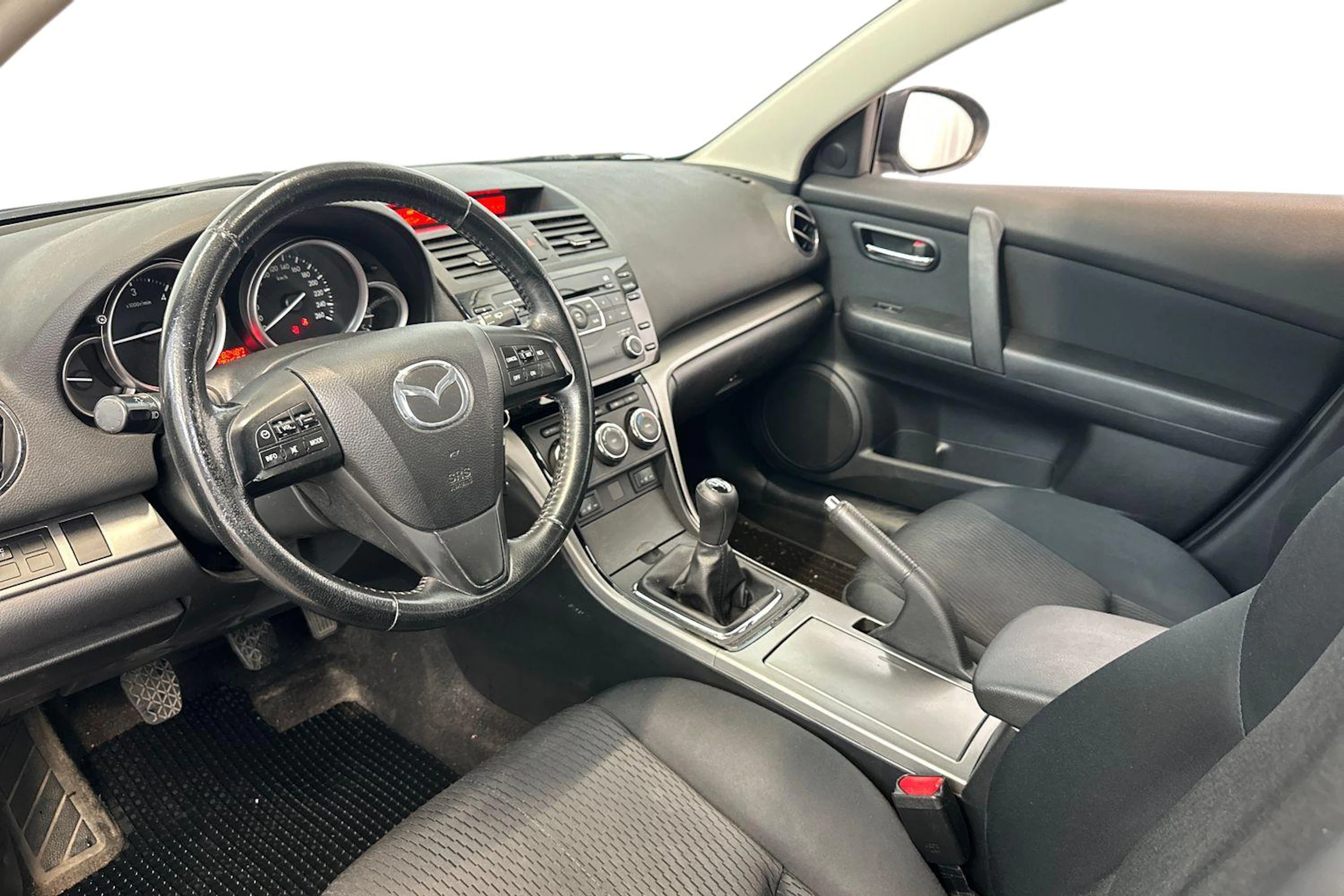 harmaa Mazda 6 2011 kuva 9.