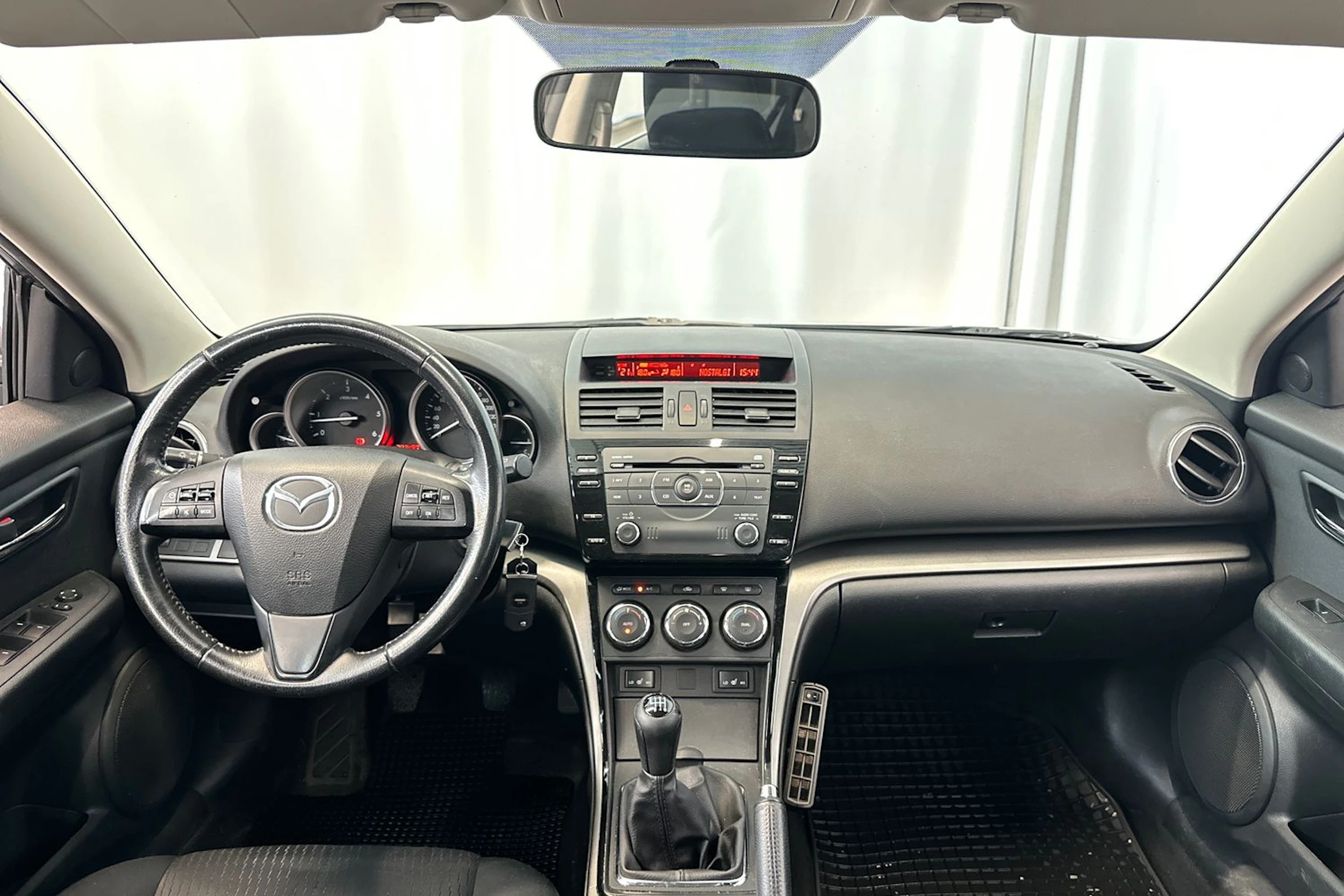 harmaa Mazda 6 2011 kuva 12.
