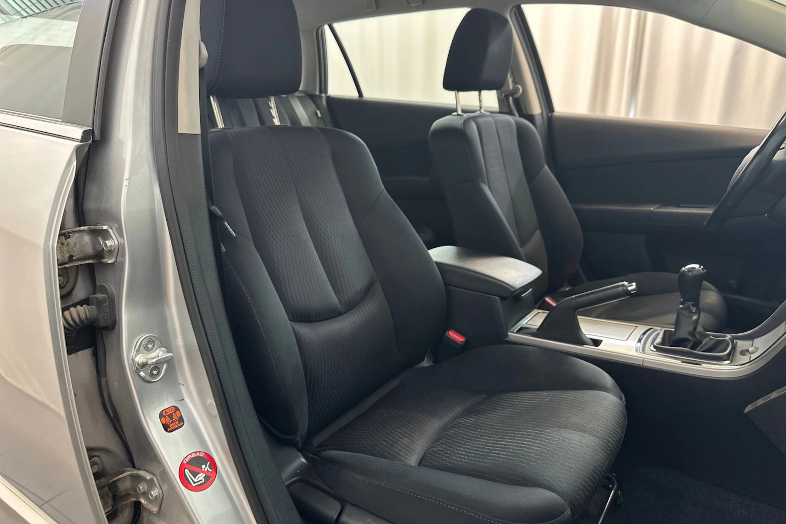 harmaa Mazda 6 2011 kuva 14.