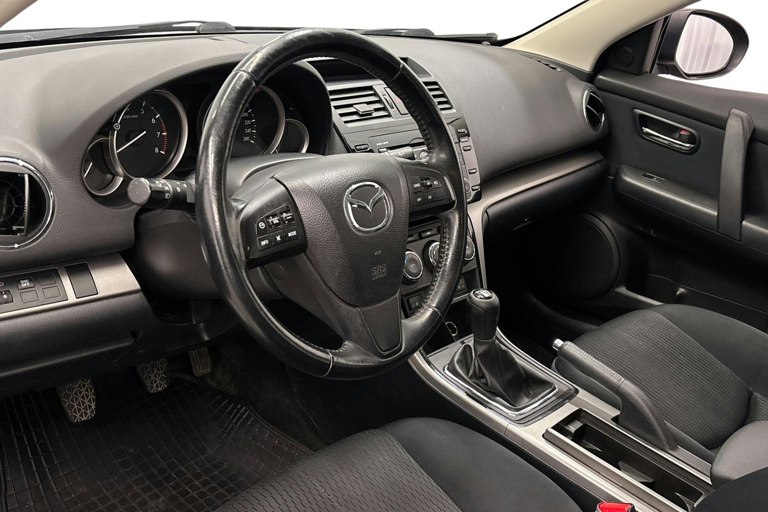 harmaa Mazda 6 2012 kuva 7.