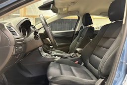 sininen Mazda 6 2013 kuva 15.