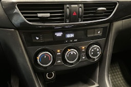 sininen Mazda 6 2013 kuva 19.