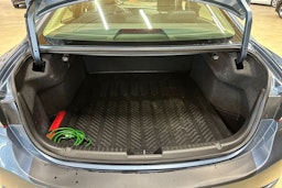 sininen Mazda 6 2013 kuva 26.