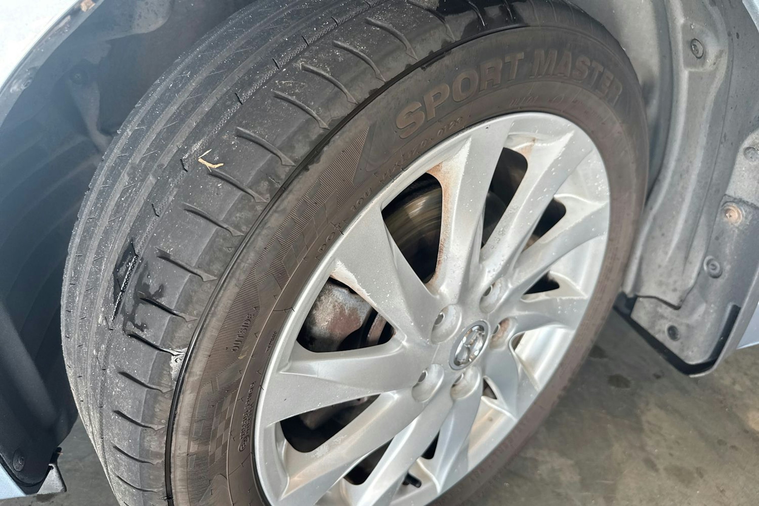 sininen Mazda 6 2013 kuva 13.