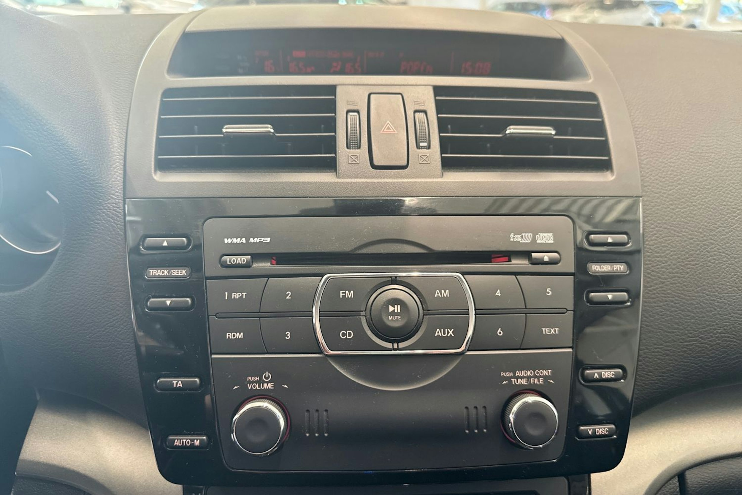 sininen Mazda 6 2013 kuva 15.