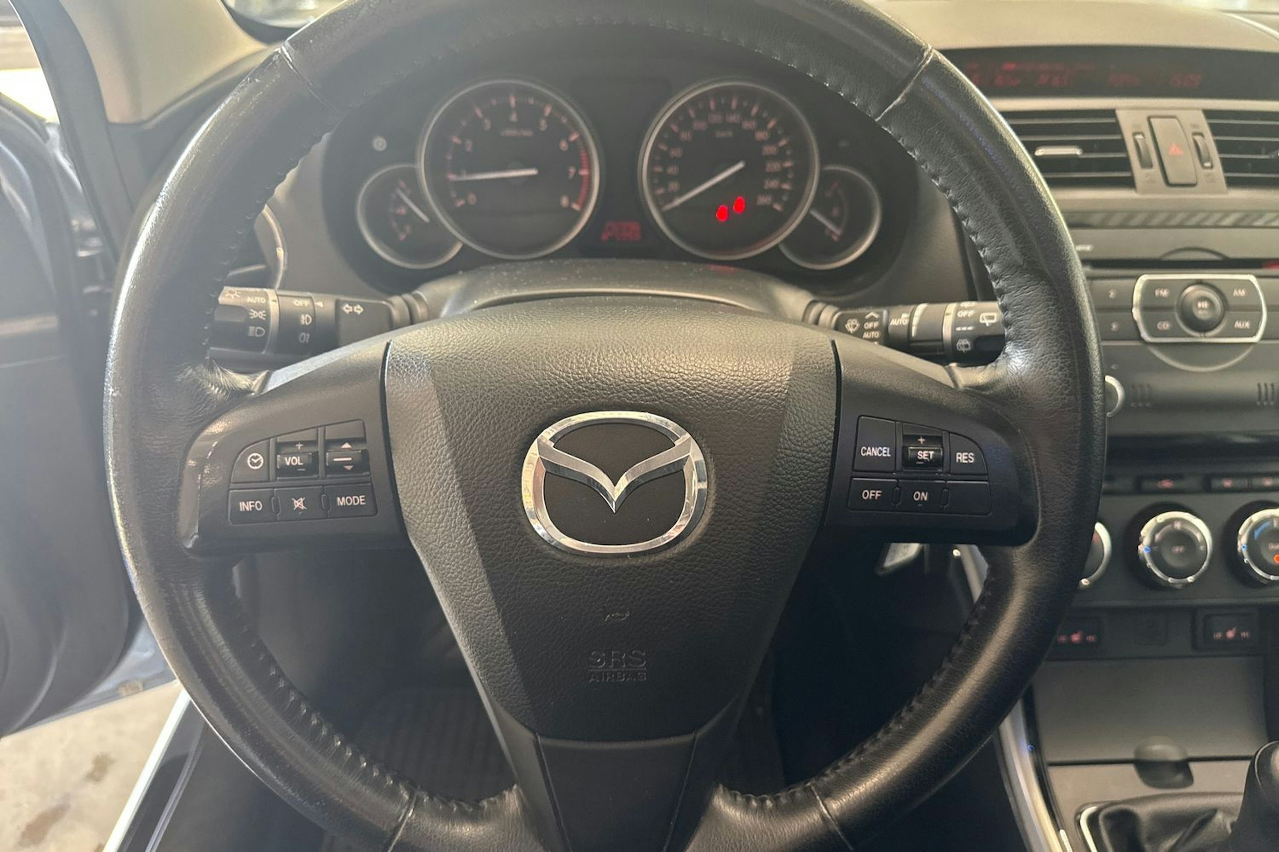 sininen Mazda 6 2013 kuva 17.