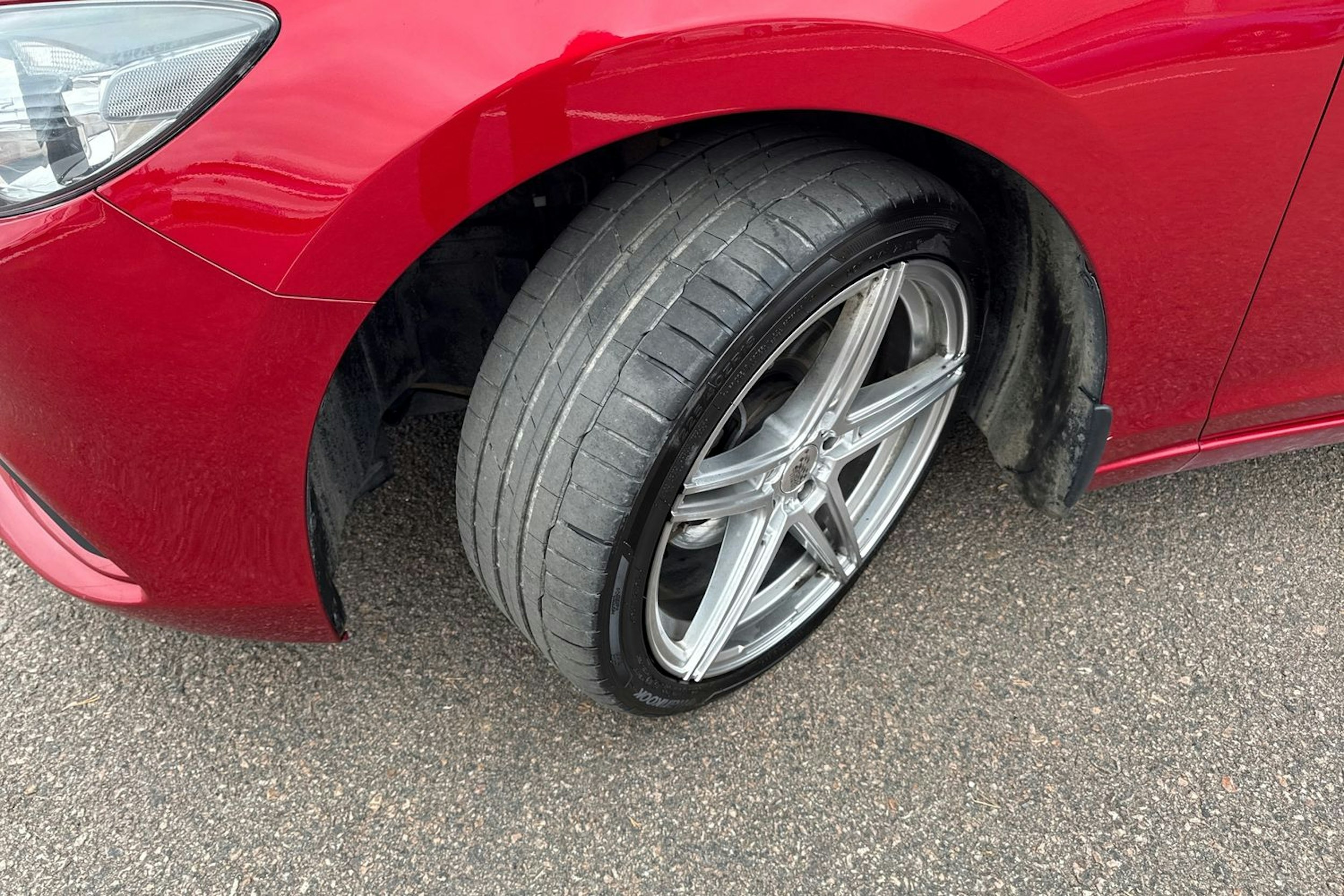 Punainen Mazda 6 2013 kuva 13.