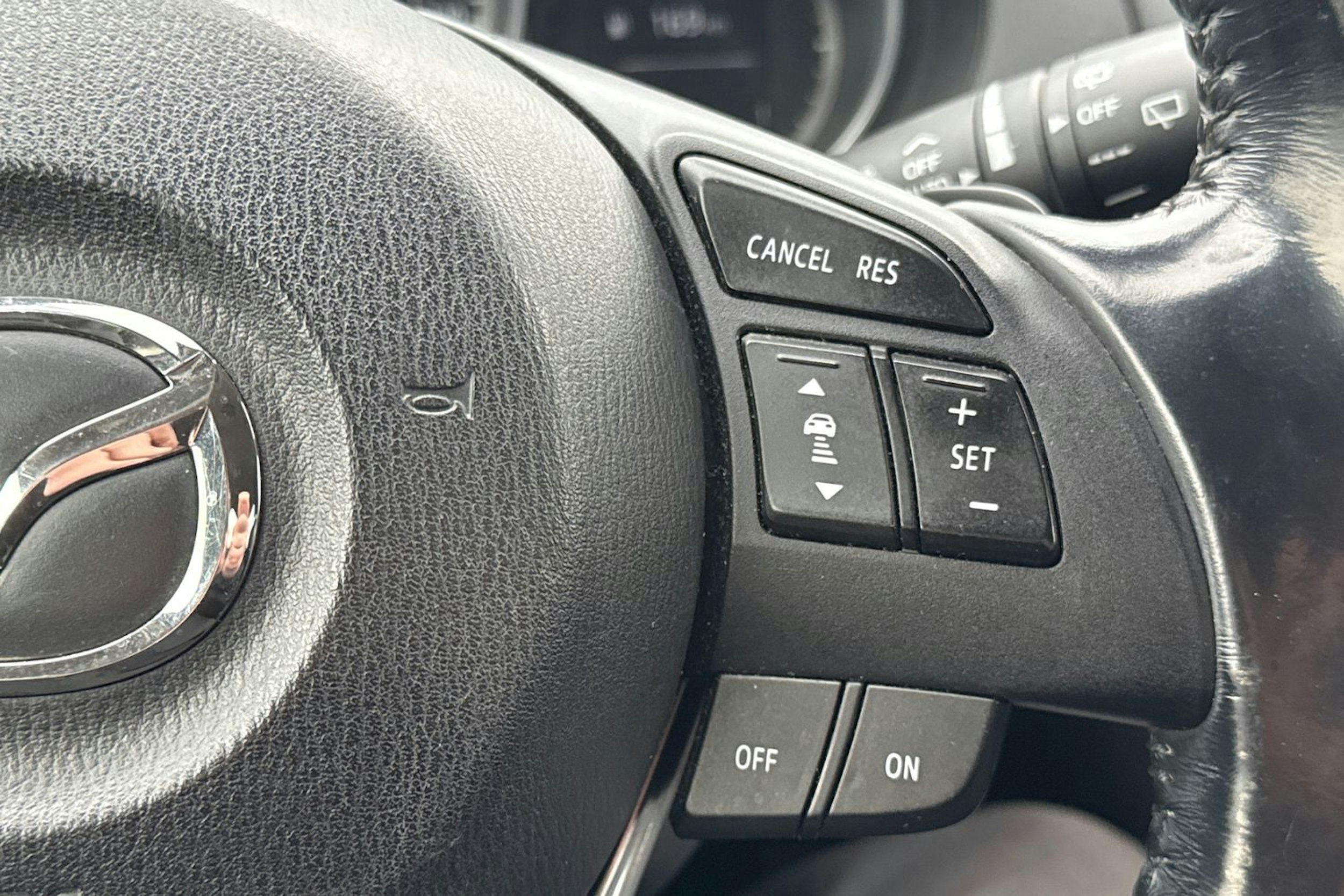 Punainen Mazda 6 2013 kuva 16.