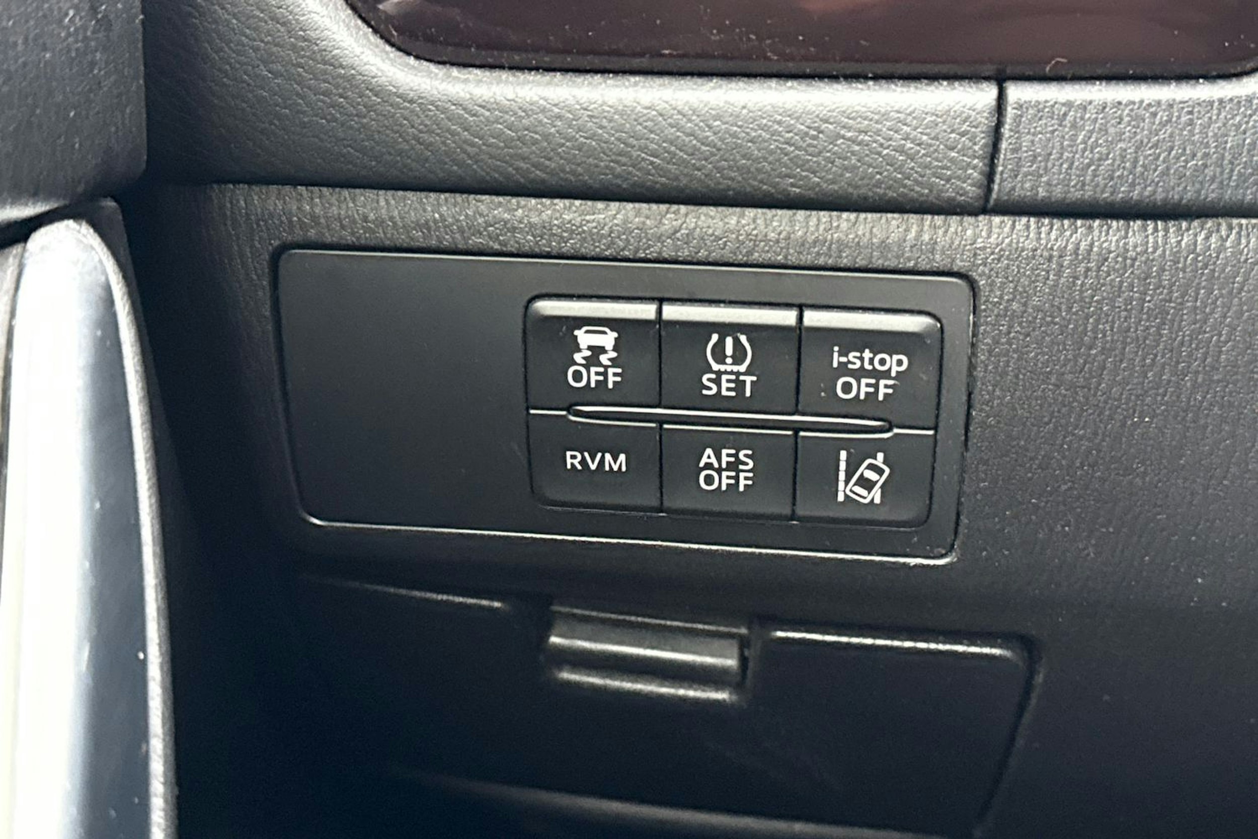 Punainen Mazda 6 2013 kuva 19.