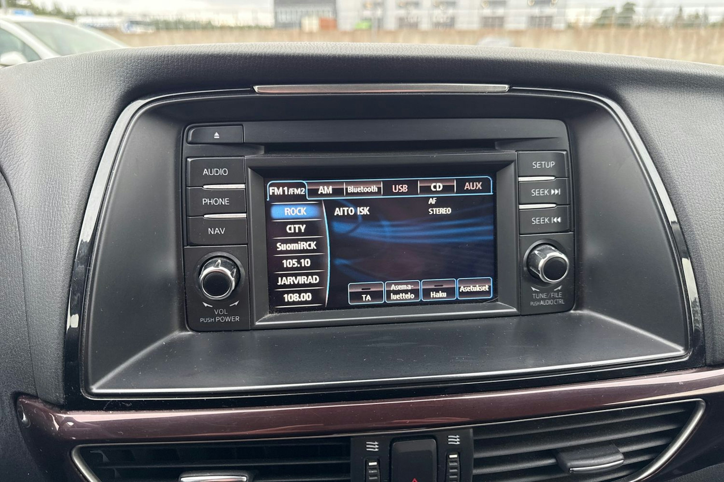 Punainen Mazda 6 2013 kuva 20.