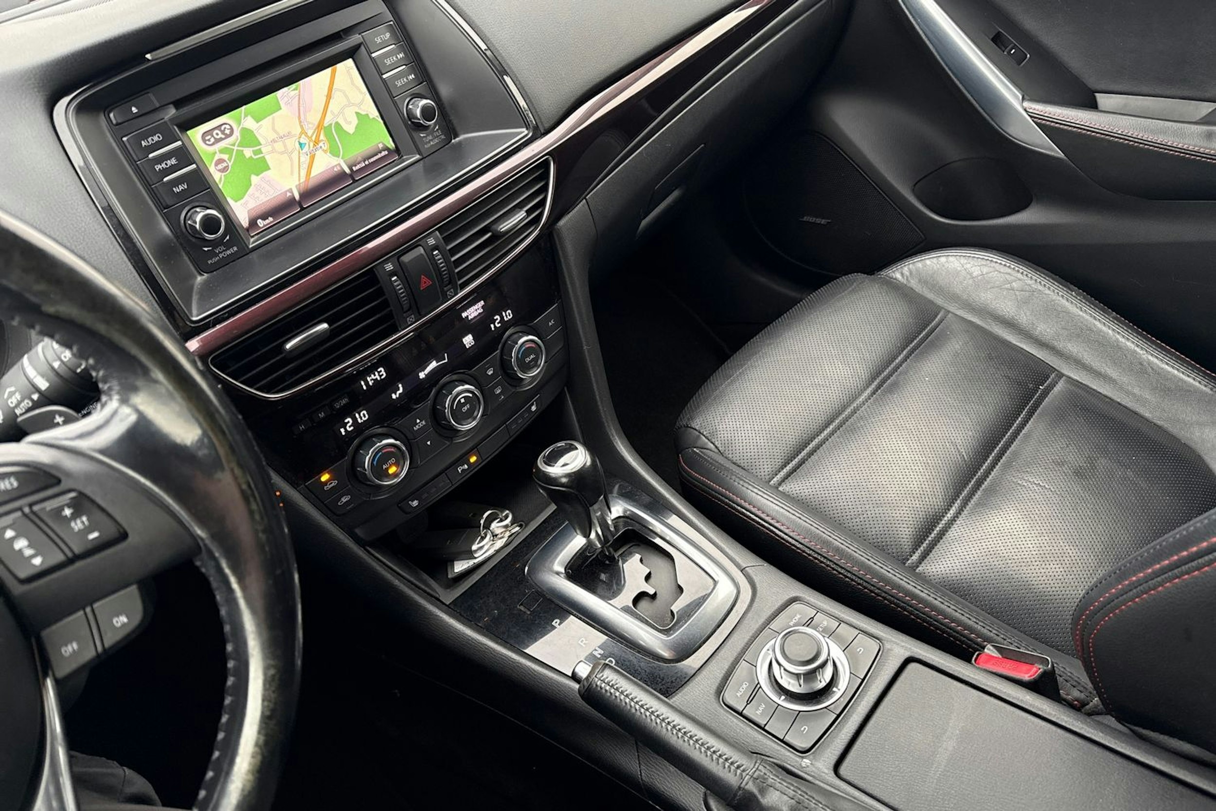 Punainen Mazda 6 2013 kuva 25.