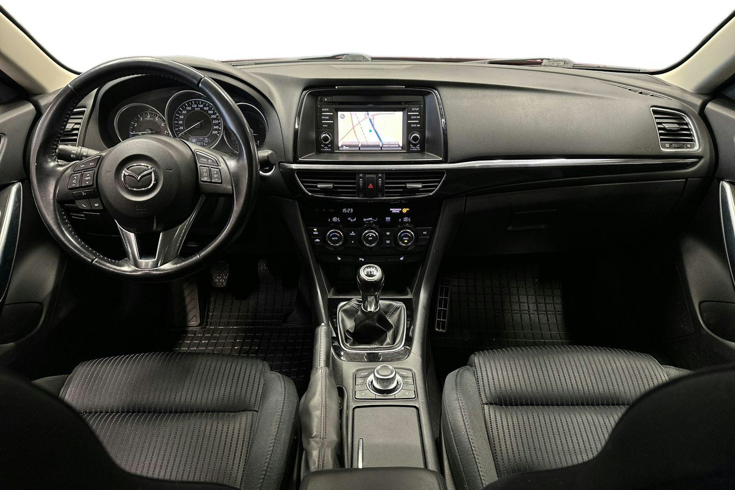 punainen Mazda 6 2013 kuva 9.