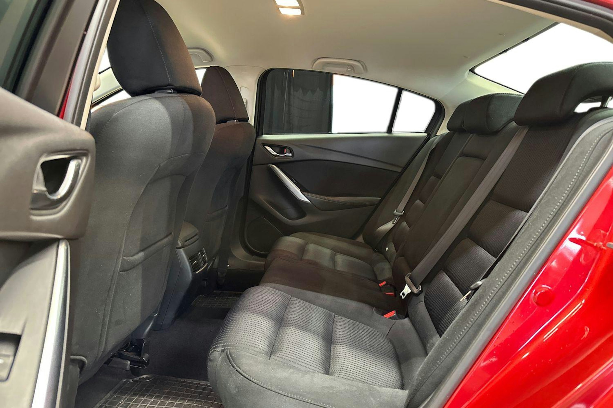 punainen Mazda 6 2013 kuva 10.