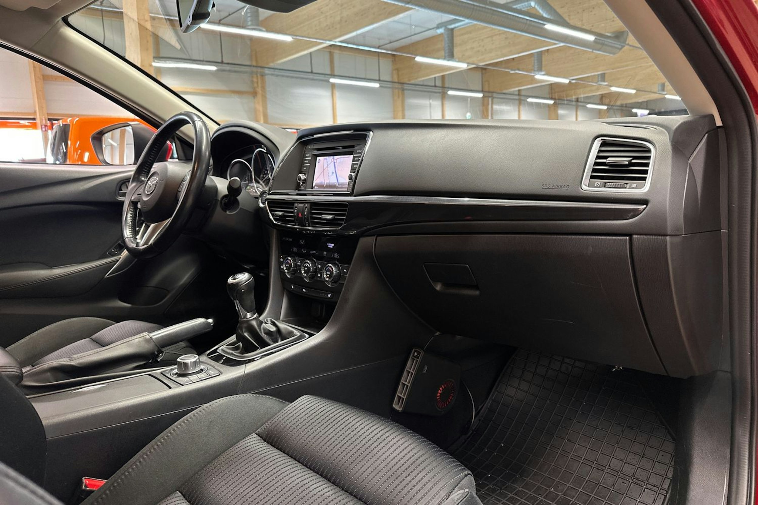 punainen Mazda 6 2013 kuva 14.