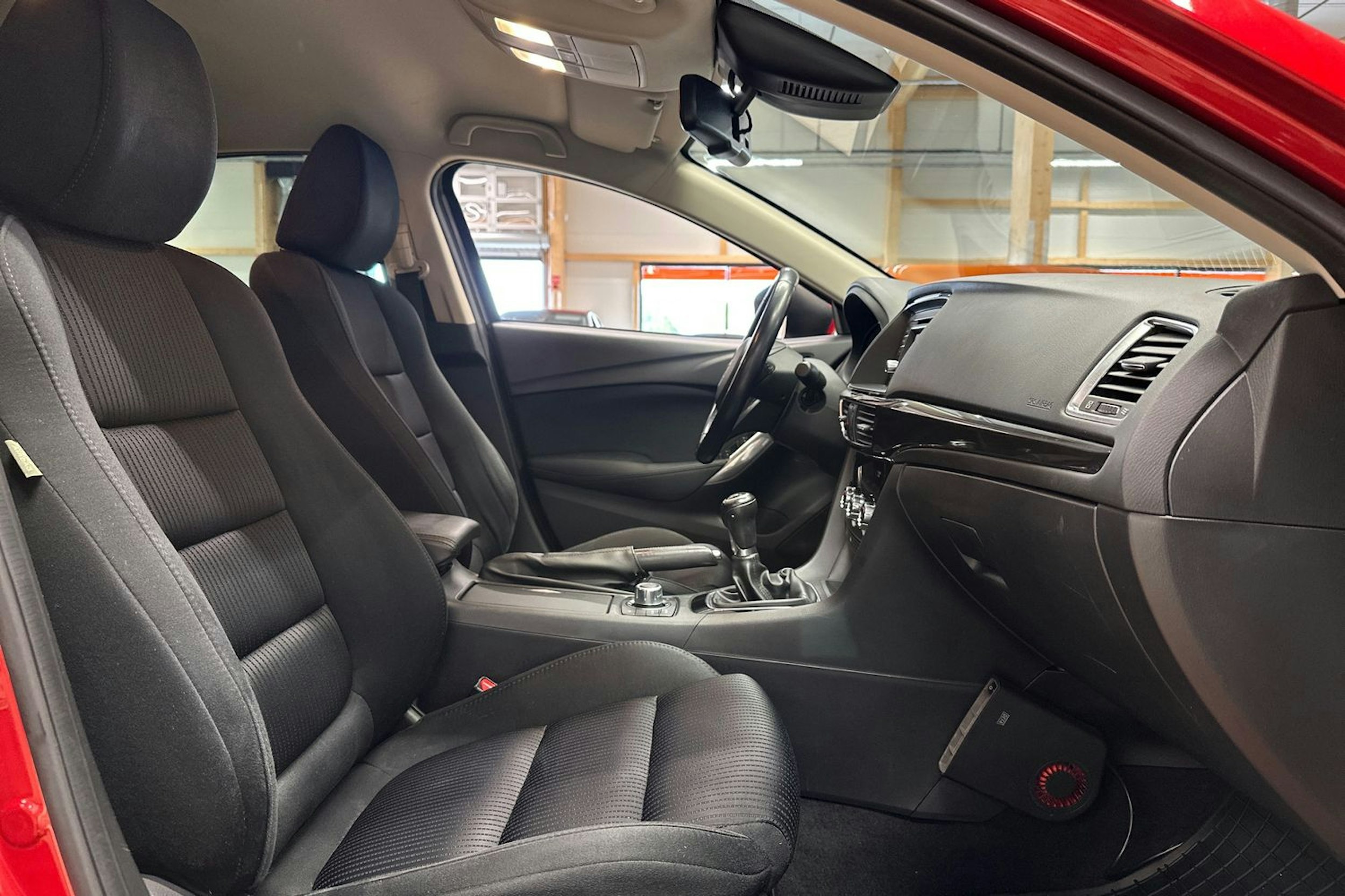 punainen Mazda 6 2013 kuva 15.