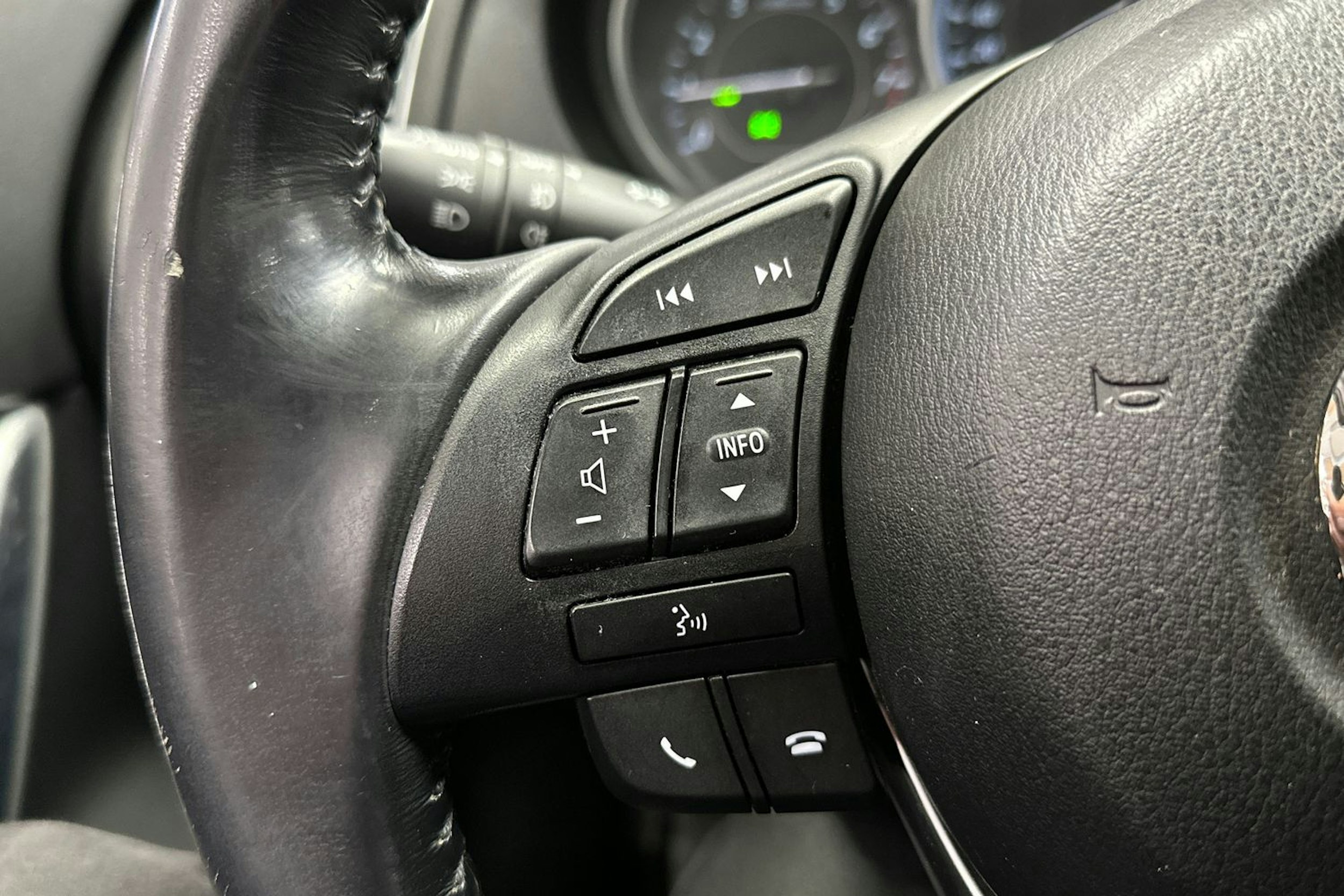 punainen Mazda 6 2013 kuva 25.
