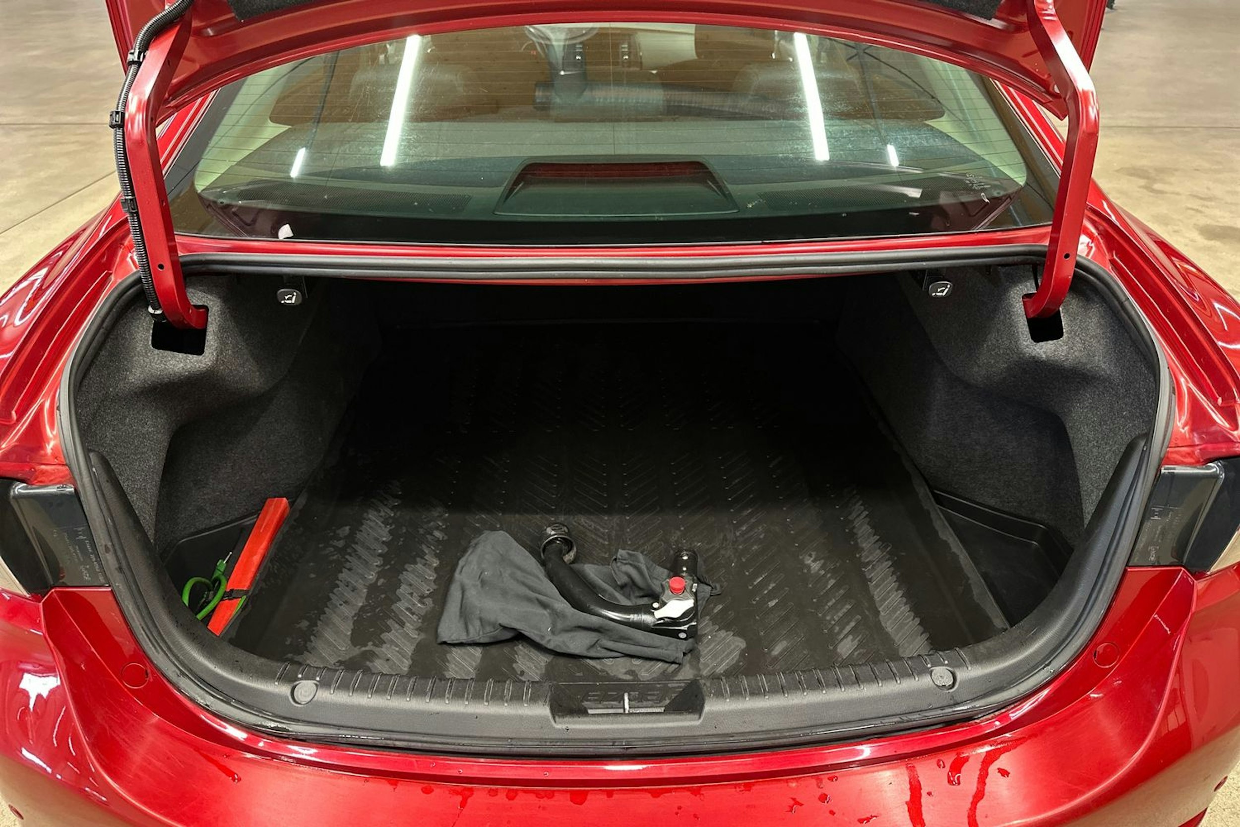 punainen Mazda 6 2013 kuva 30.