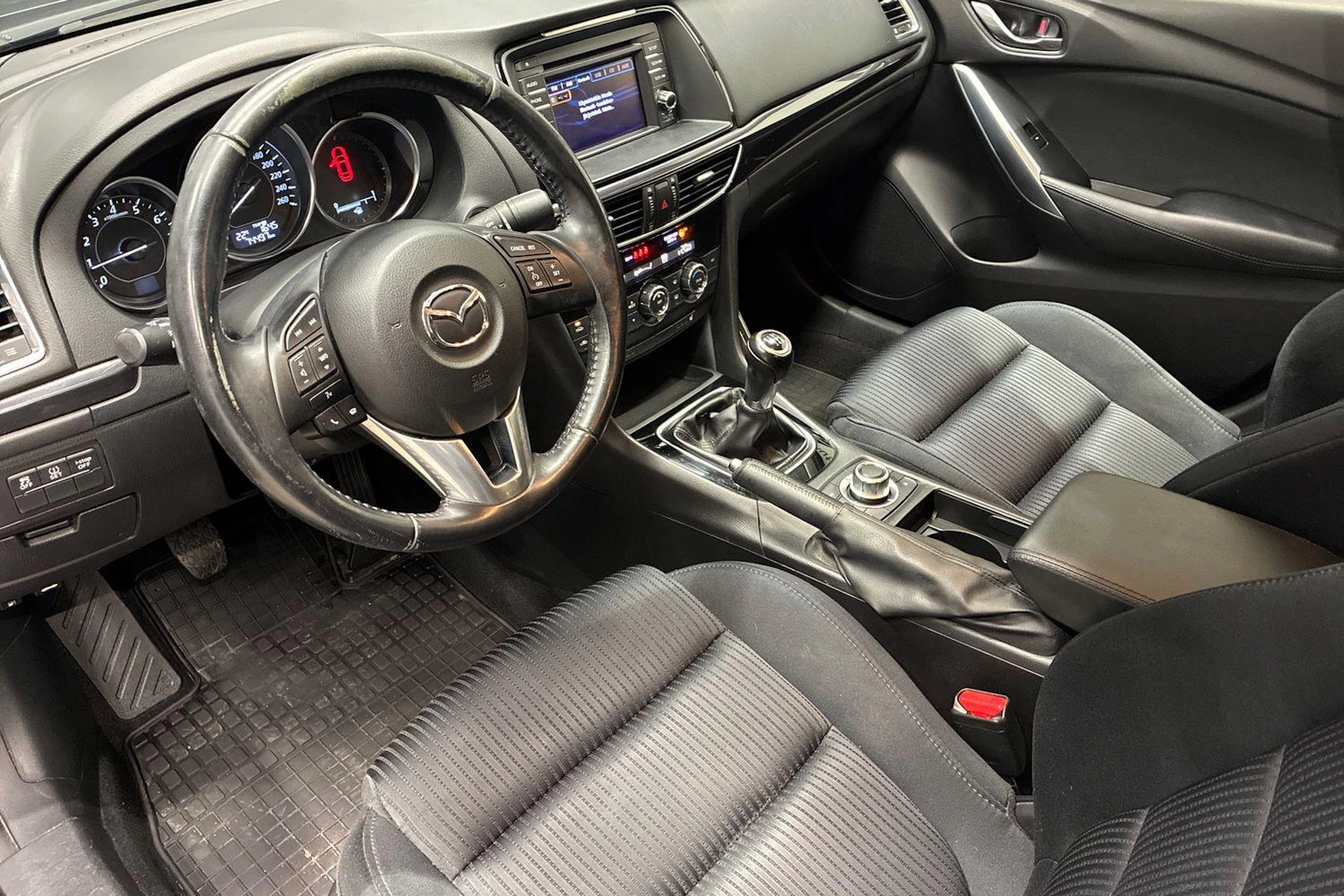 harmaa Mazda 6 2013 kuva 6.