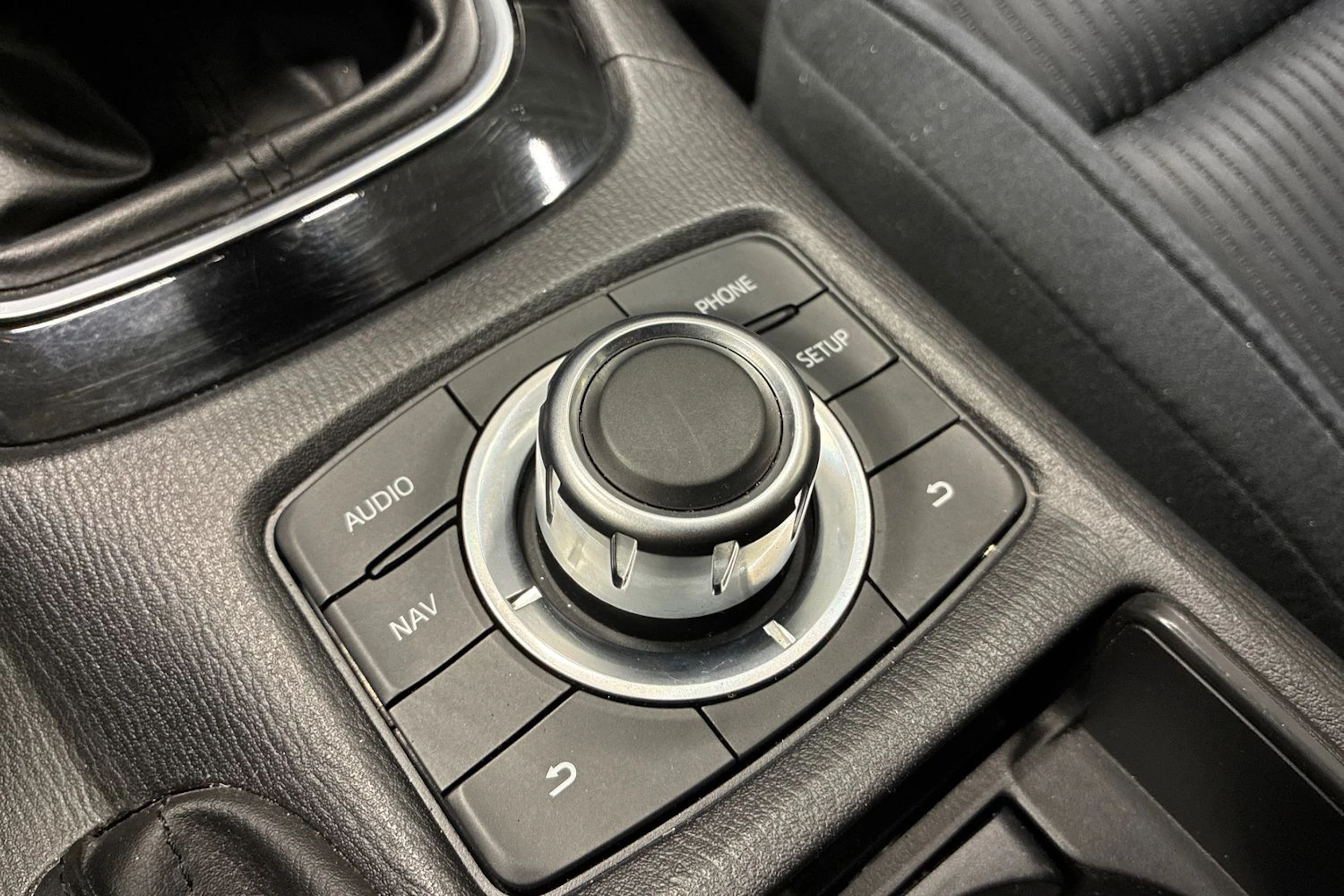 harmaa Mazda 6 2013 kuva 18.