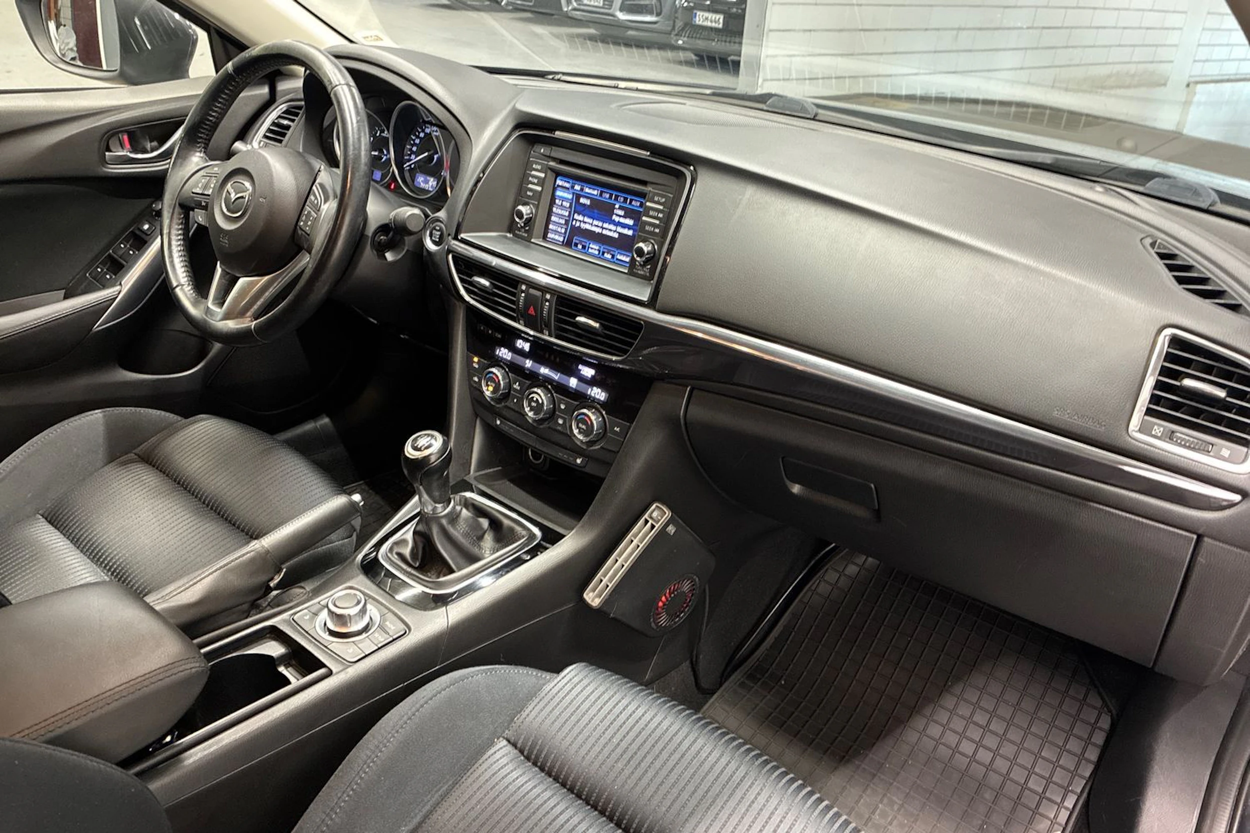 harmaa Mazda 6 2013 kuva 24.