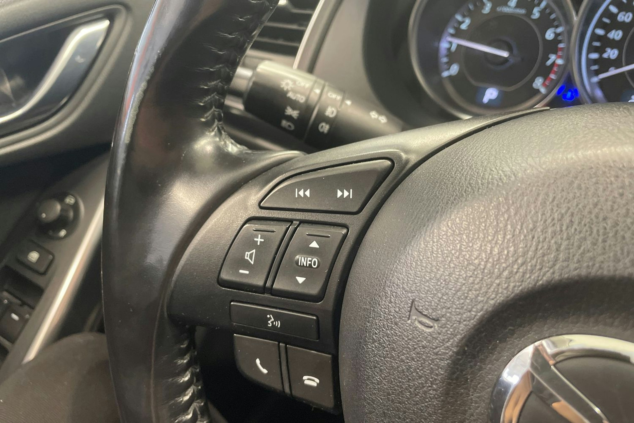 musta Mazda 6 2013 kuva 20.