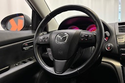 punainen Mazda 6 2013 kuva 14.