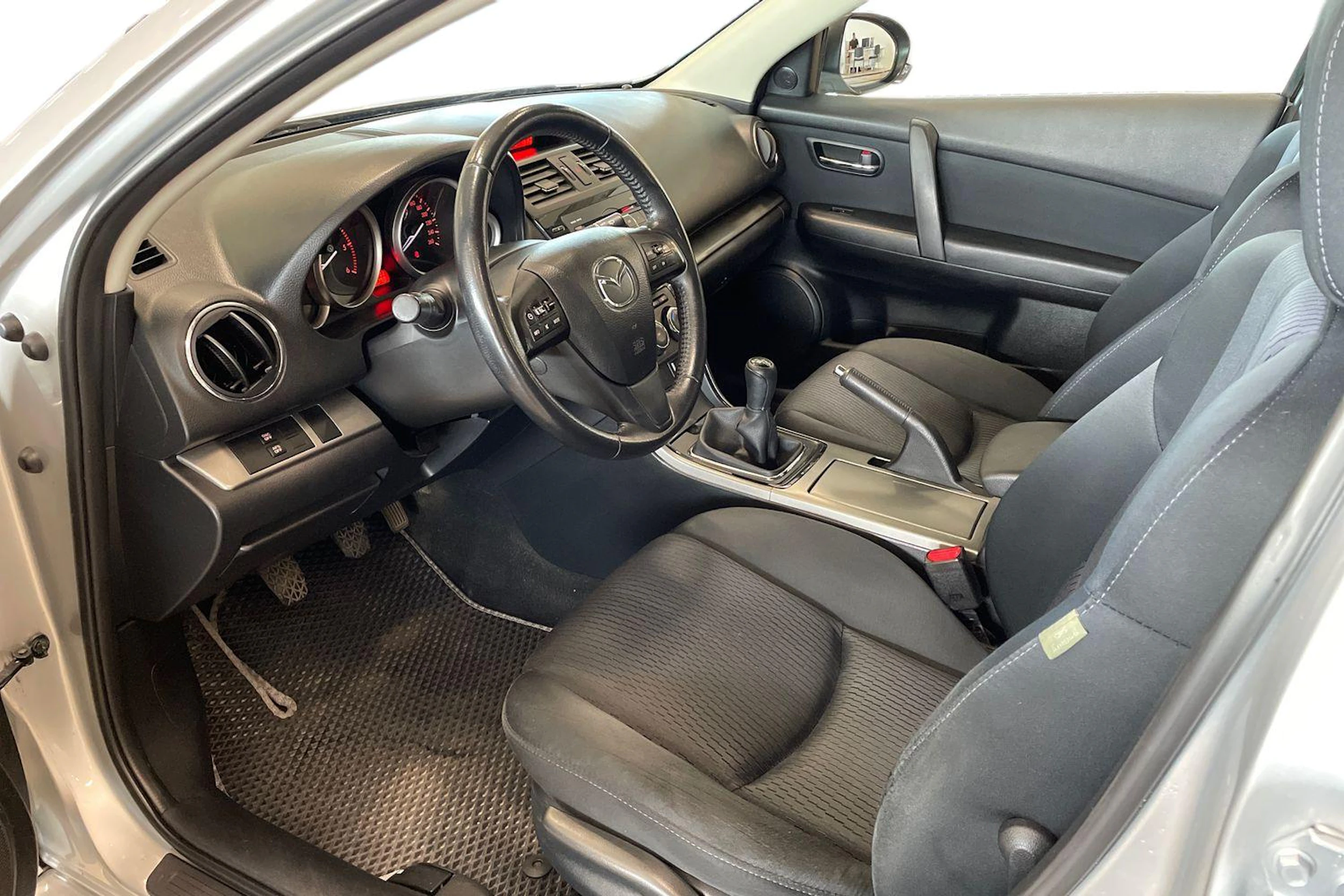 met. harmaa Mazda 6 2013 kuva 7.