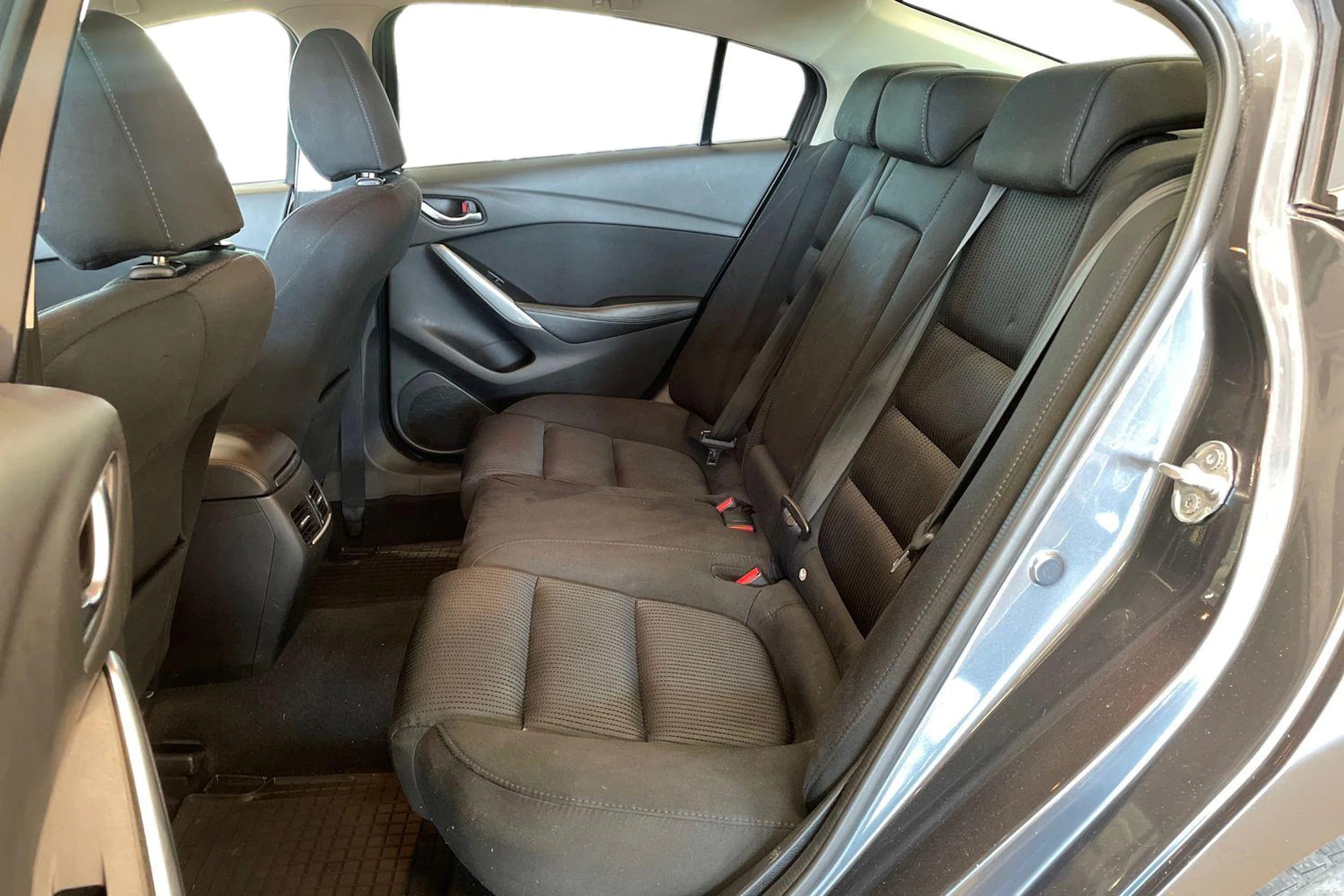 harmaa Mazda 6 2014 kuva 11.