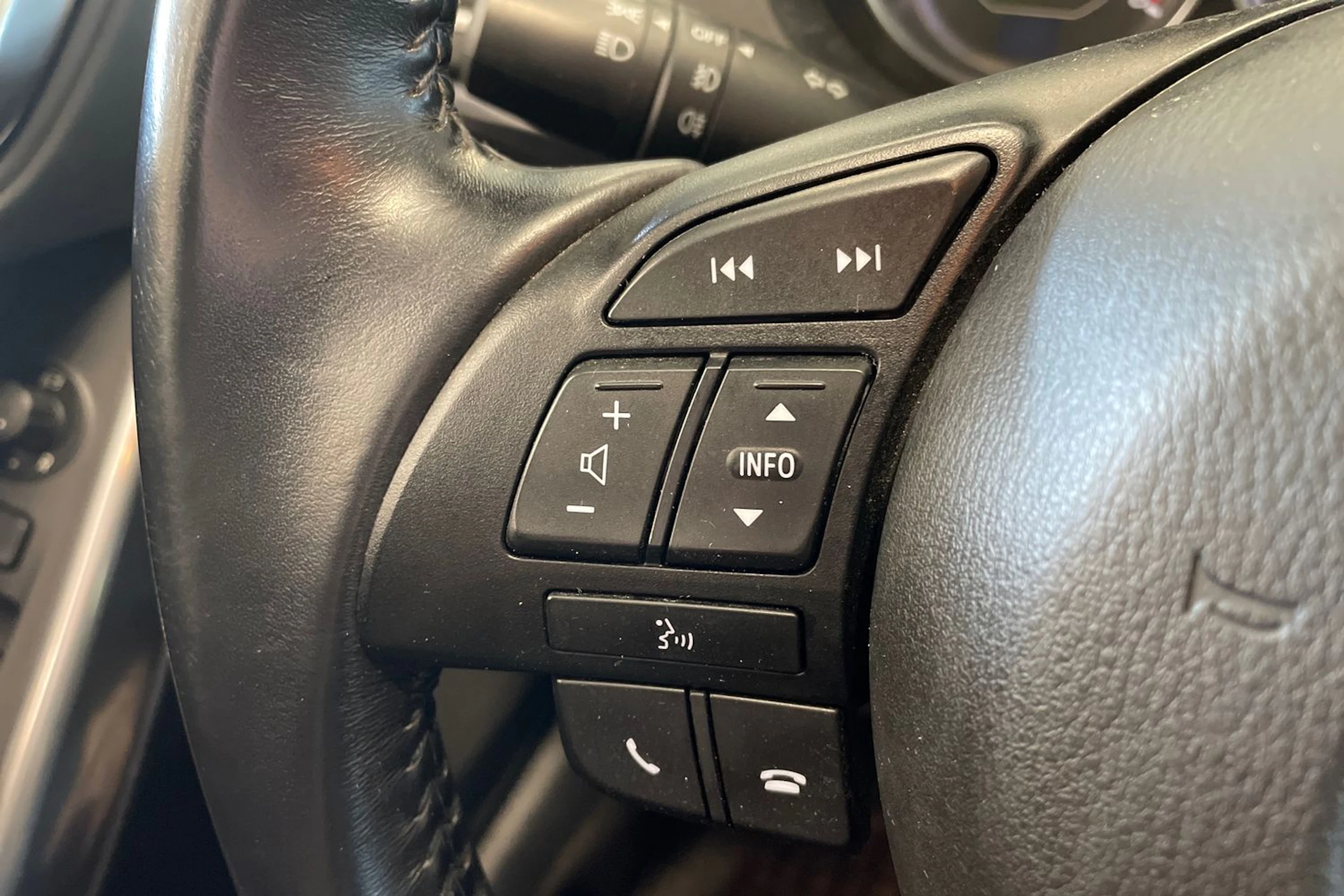 harmaa Mazda 6 2014 kuva 19.