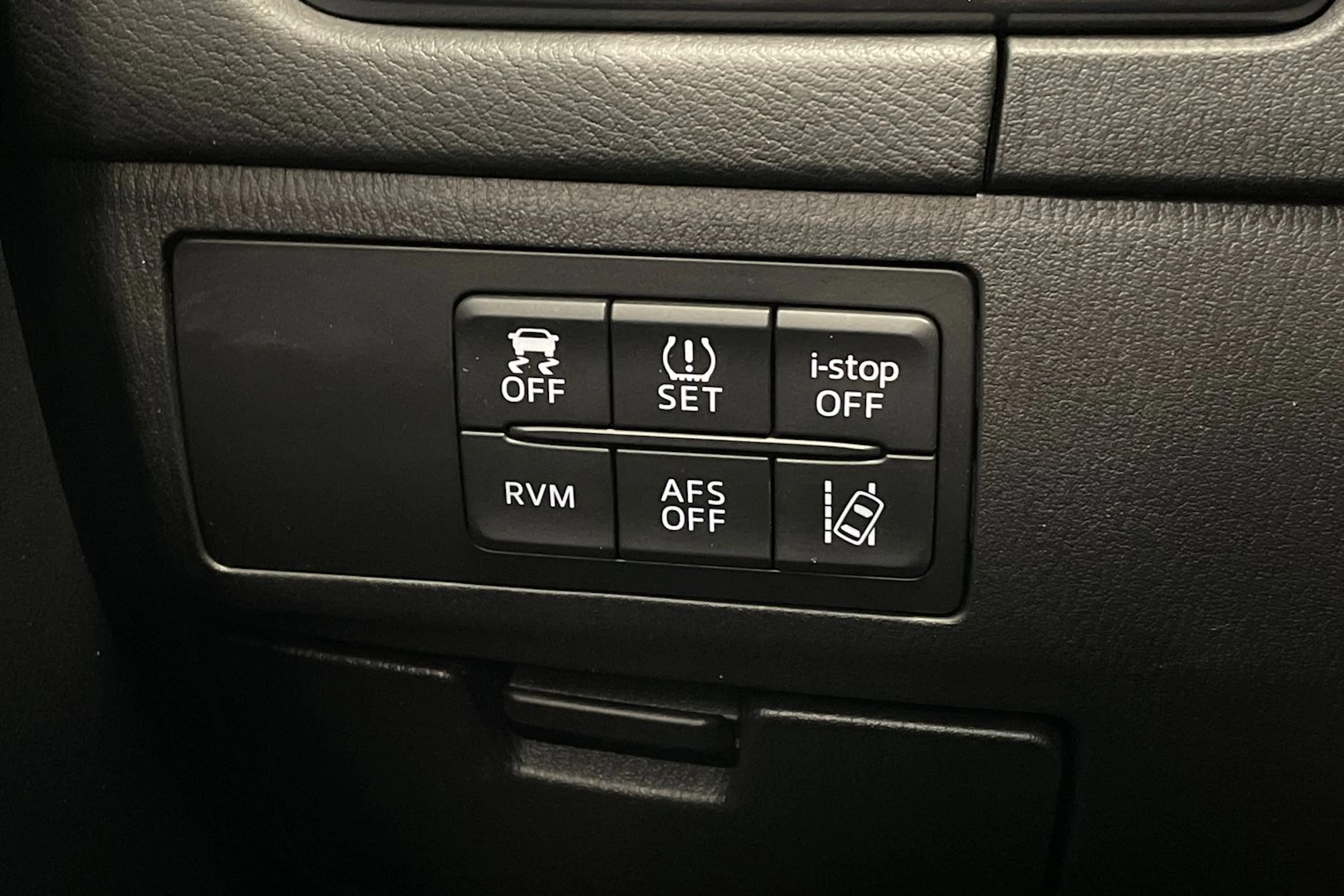 harmaa Mazda 6 2014 kuva 20.
