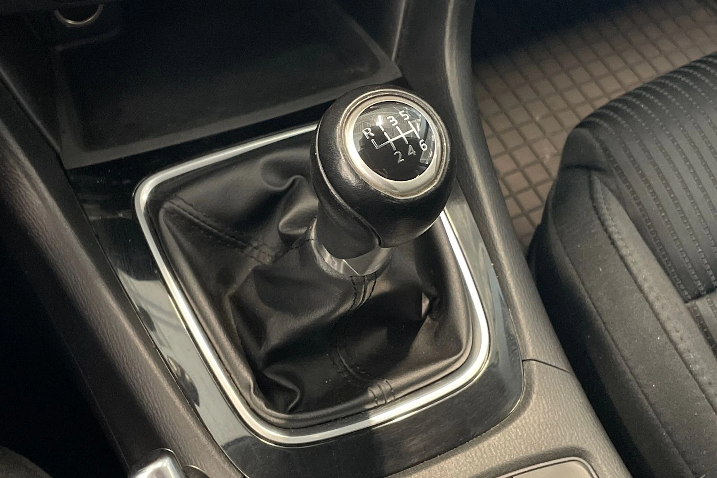 harmaa Mazda 6 2014 kuva 25.