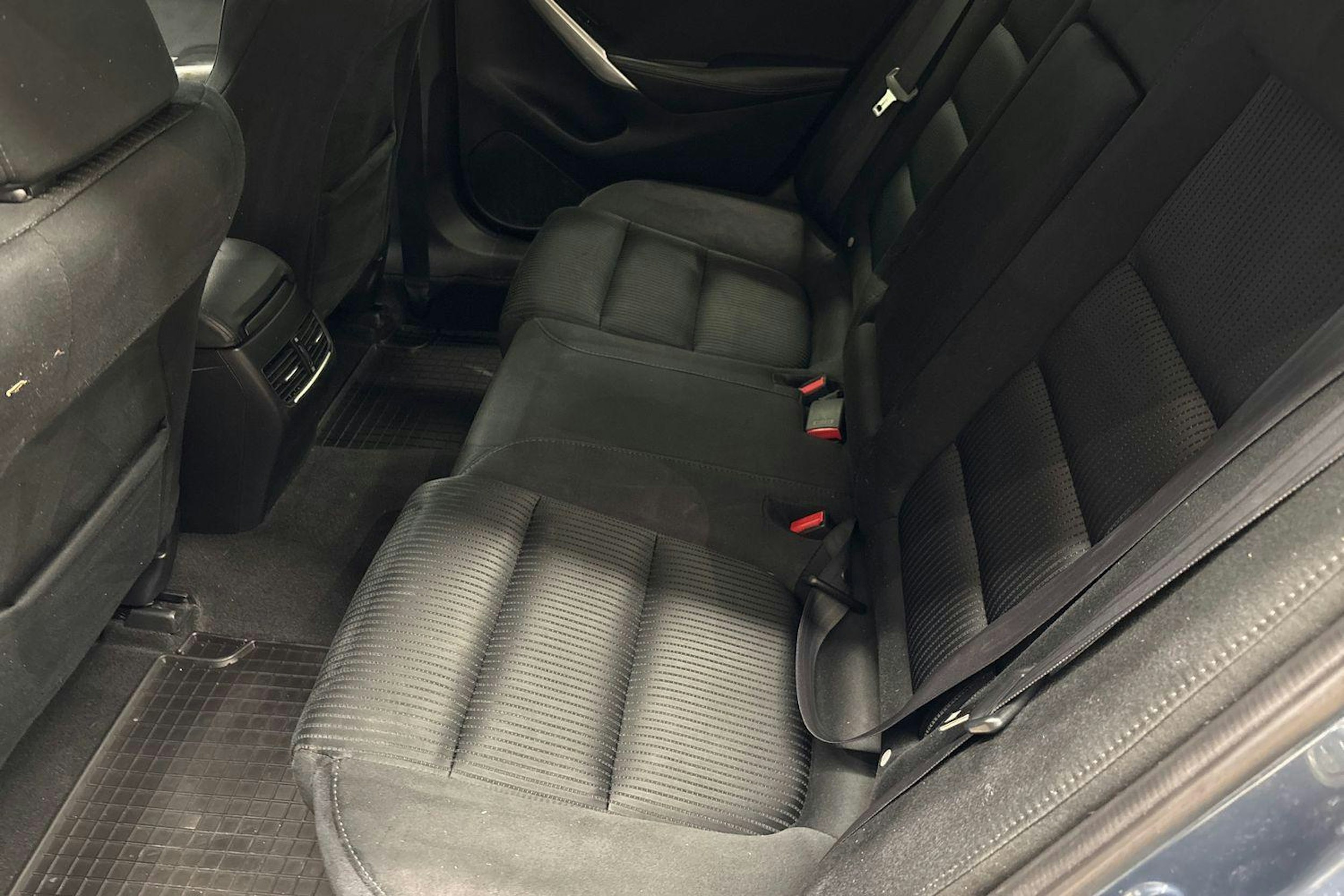 Sininen Mazda 6 2014 kuva 10.