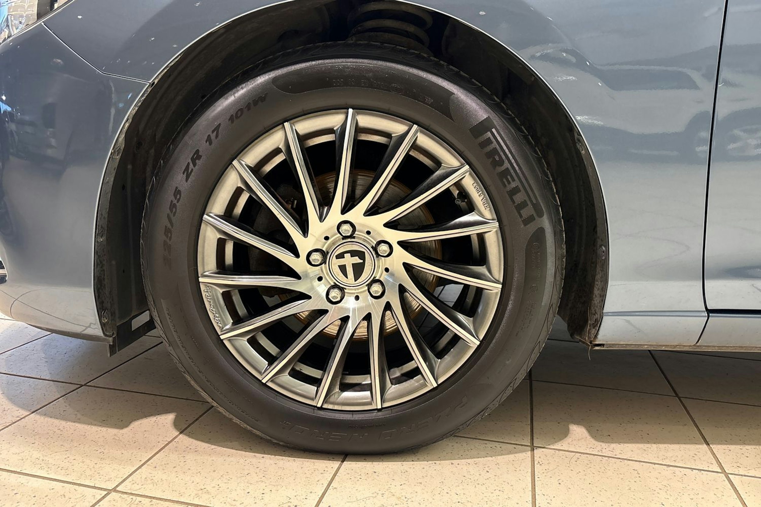 Sininen Mazda 6 2014 kuva 13.