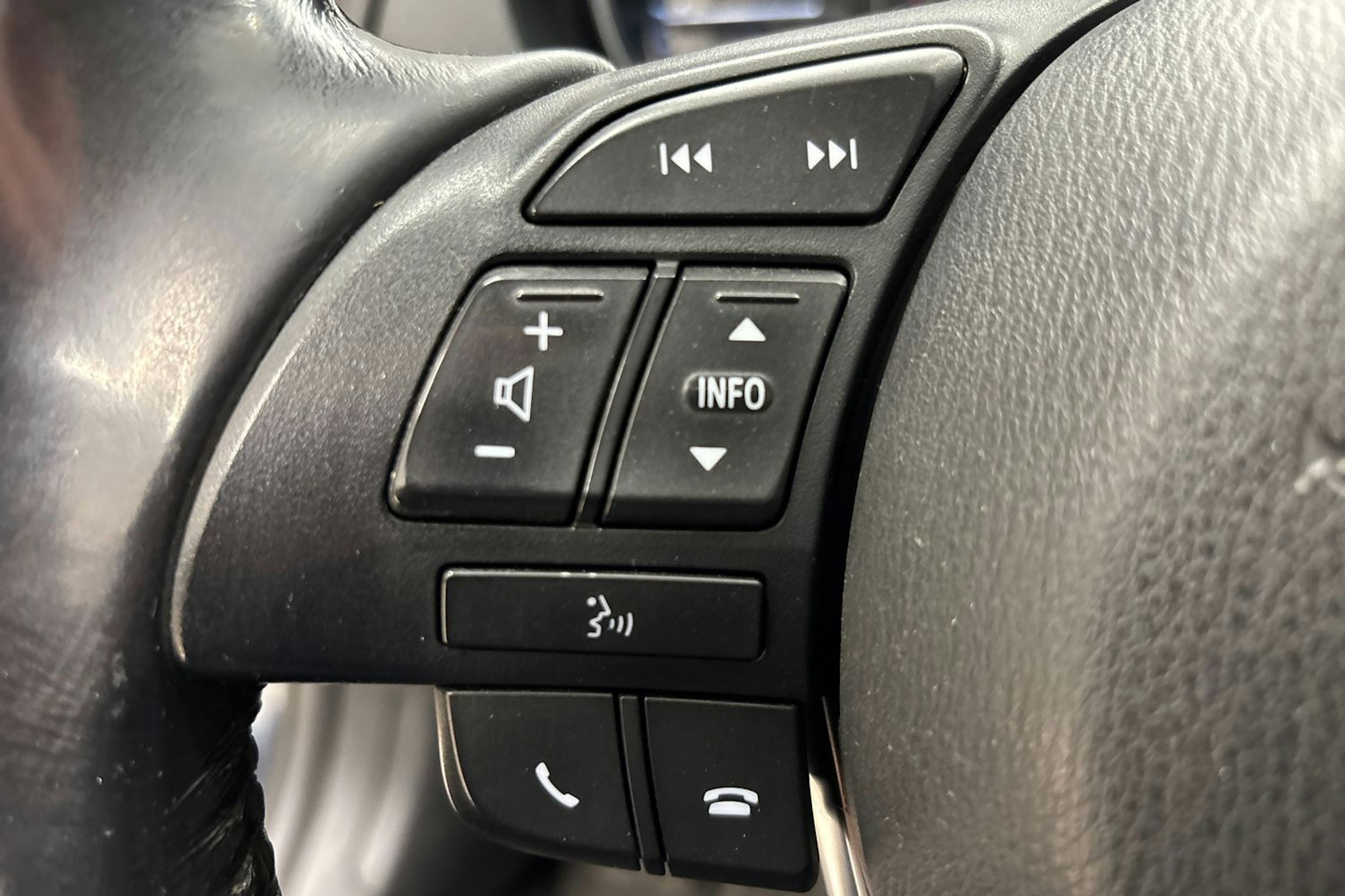 Sininen Mazda 6 2014 kuva 20.