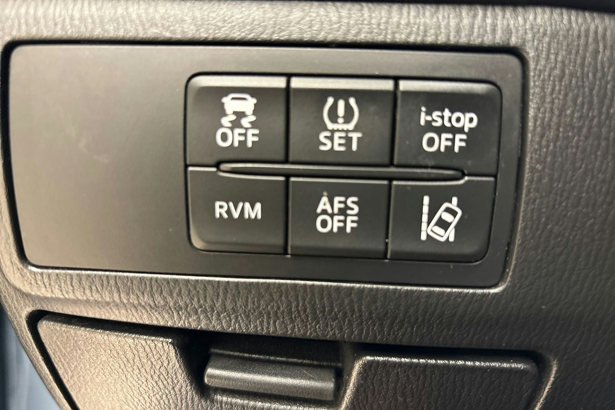 Sininen Mazda 6 2014 kuva 22.